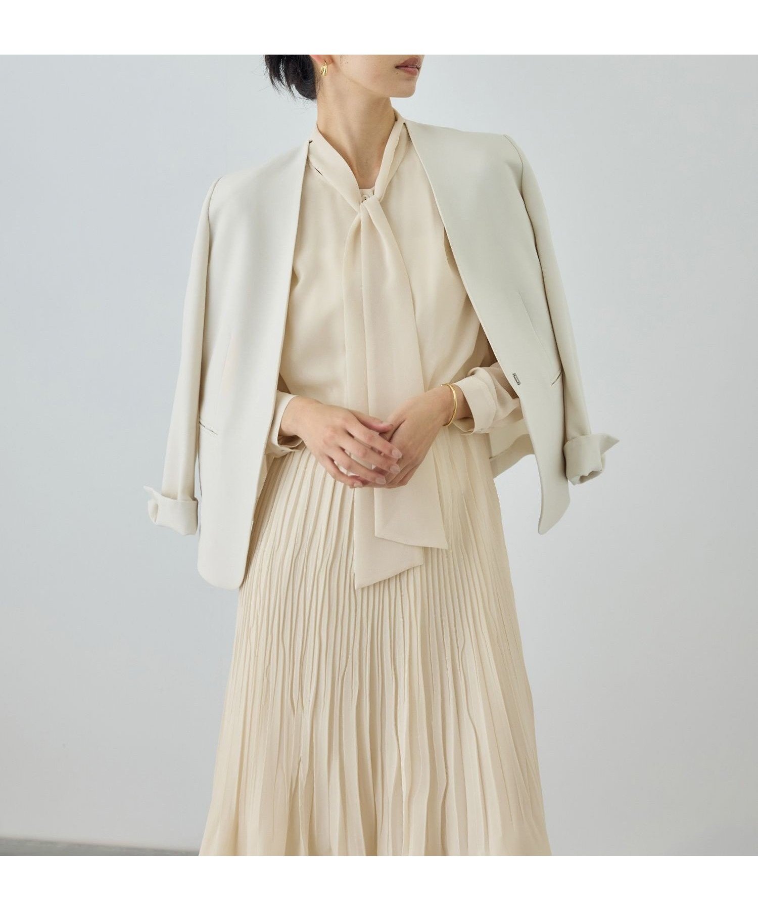 【ロペ/ROPE'】のジョーゼットシフォンプリーツワンピース/26SS インテリア・キッズ・メンズ・レディースファッション・服の通販 founy(ファニー) 　ファッション　Fashion　レディースファッション　Fashion for Women　ワンピース　Dresses　おすすめ　Recommended / Our Picks　シアー　Sheer, See-Through　ジャケット　Jacket, Outerwear　ジョーゼット　Georgette, Semi-Sheer Fabric　セットアップ　Set-Up, Coordinated Outfit　ダブル　Double, Double-Breasted　ツイード　Twill, Twill Weave　フェミニン　Feminine, Girly　プリーツ　Pleats, Pleated　ポケット　Pocket, Pocket Detail　ランダム　Random, Irregular　エレガント 上品　Elegant　ビジネス 仕事 通勤　Business / Work / Commuting　ベージュ(27)|ID: prp329100004777016 ipo3291000000034818317