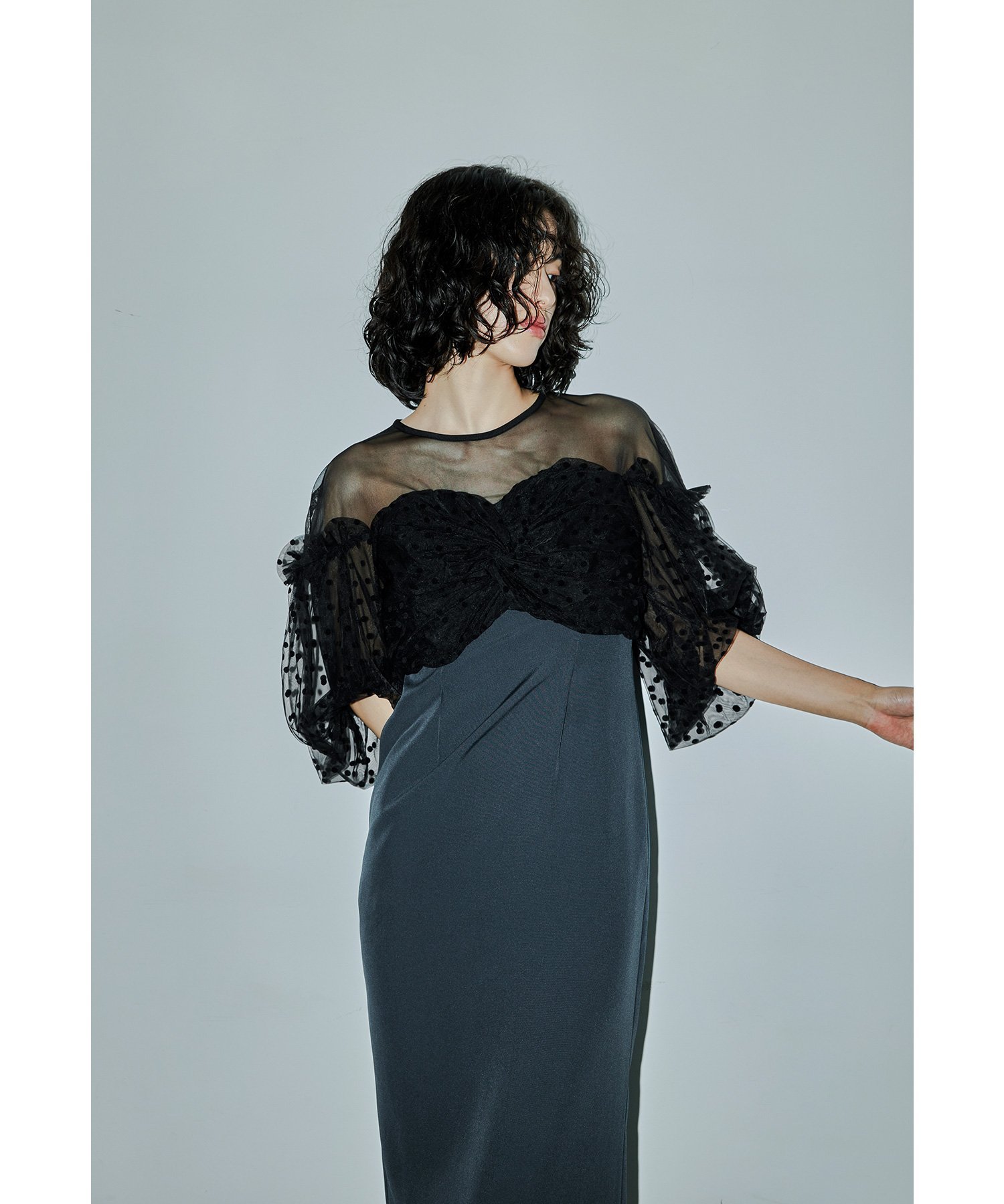 【ビーフラット/bflat】のフロッキードットワンピース パーティードレス オケージョンドレス 結婚式 二次会 インテリア・キッズ・メンズ・レディースファッション・服の通販 founy(ファニー) 　ファッション　Fashion　レディースファッション　Fashion for Women　ワンピース　Dresses　フォーマル・パーティードレス・結婚式用ドレス　Elegant & Casual Dresses　エアリー　Airy Texture　シアー　Sheer, See-Through　チュール　Tulip, Tulip Motif　デコルテ　Décolleté, Neckline　ドット　Polka Dot, Dot Pattern　ドレス　Dress, One-Piece　人気　Popular, Best Seller　ポケット　Pocket, Pocket Detail　無地　Plain, Solid Color　おすすめ　Recommended / Our Picks　結婚式　Wedding　披露宴　Wedding Reception　二次会　After Party　チャコール|ID: prp329100004777023 ipo3291000000034632855