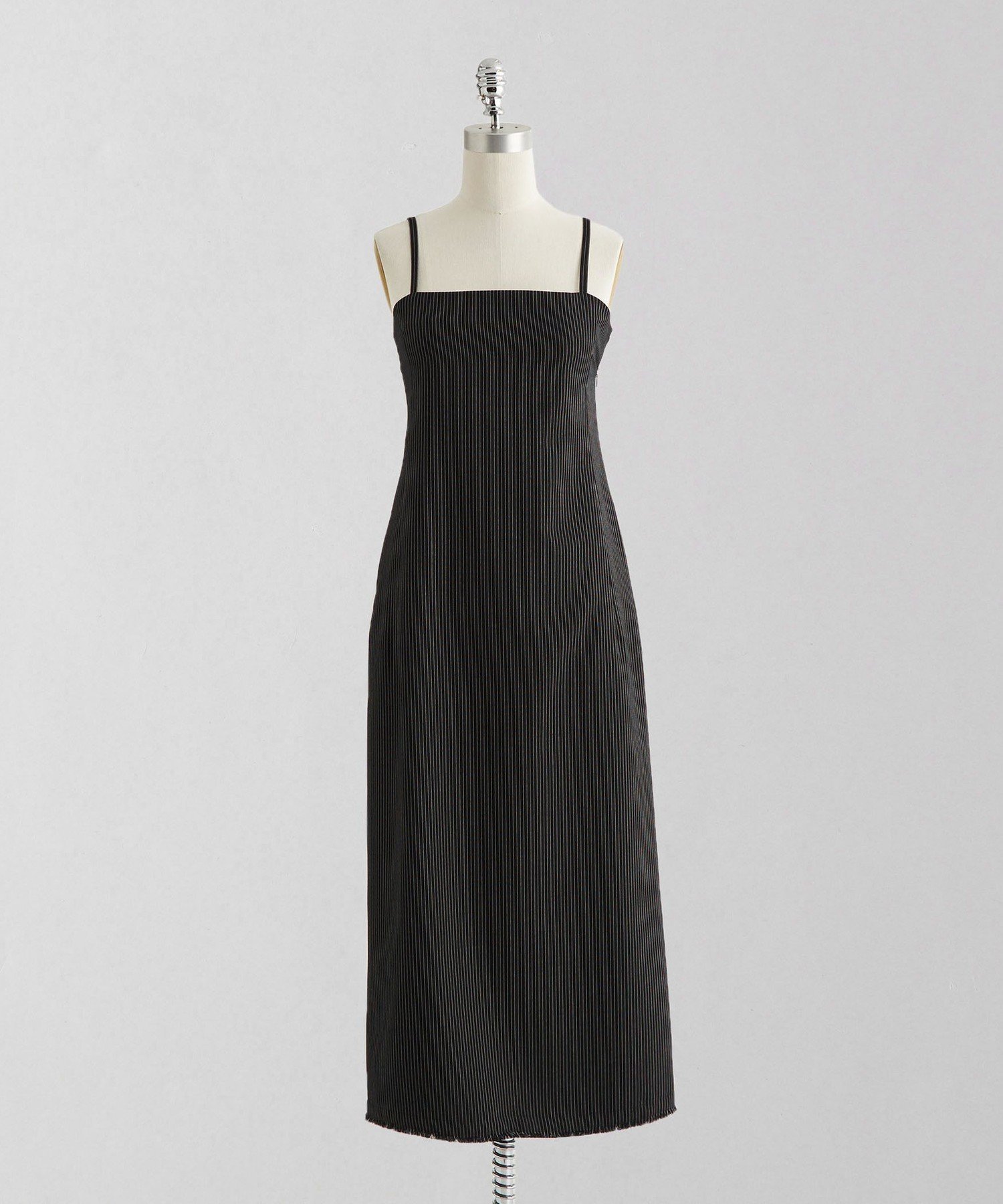 【ユナイテッドアローズ/UNITED ARROWS】のLOEFF ピンストライプ ギャバ キャミソールドレス 人気、トレンドファッション・服の通販 founy(ファニー) 　ファッション　Fashion　レディースファッション　Fashion for Women　トップス・カットソー　Cut & Sew Tops　キャミソール&ノースリーブ　Camisoles & Sleeveless Tops　ワンピース　Dresses　フォーマル・パーティードレス・結婚式用ドレス　Elegant & Casual Dresses　カーディガン　Cardigan, Knitwear　キャミソール　Camisole, Spaghetti Strap Top　サイドジップ　Side Zip, Side Zipper　ストライプ　Stripe, Striped Pattern　ドレス　Dress, One-Piece　フィット　Fit, Slim Fit　フリンジ　Fringe, Tassel　ベスト　Vest, Waistcoat　アウトレット　Outlet / Clearance　おすすめ　Recommended / Our Picks　 other-1|ID: prp329100004777029 ipo3291000000034632964