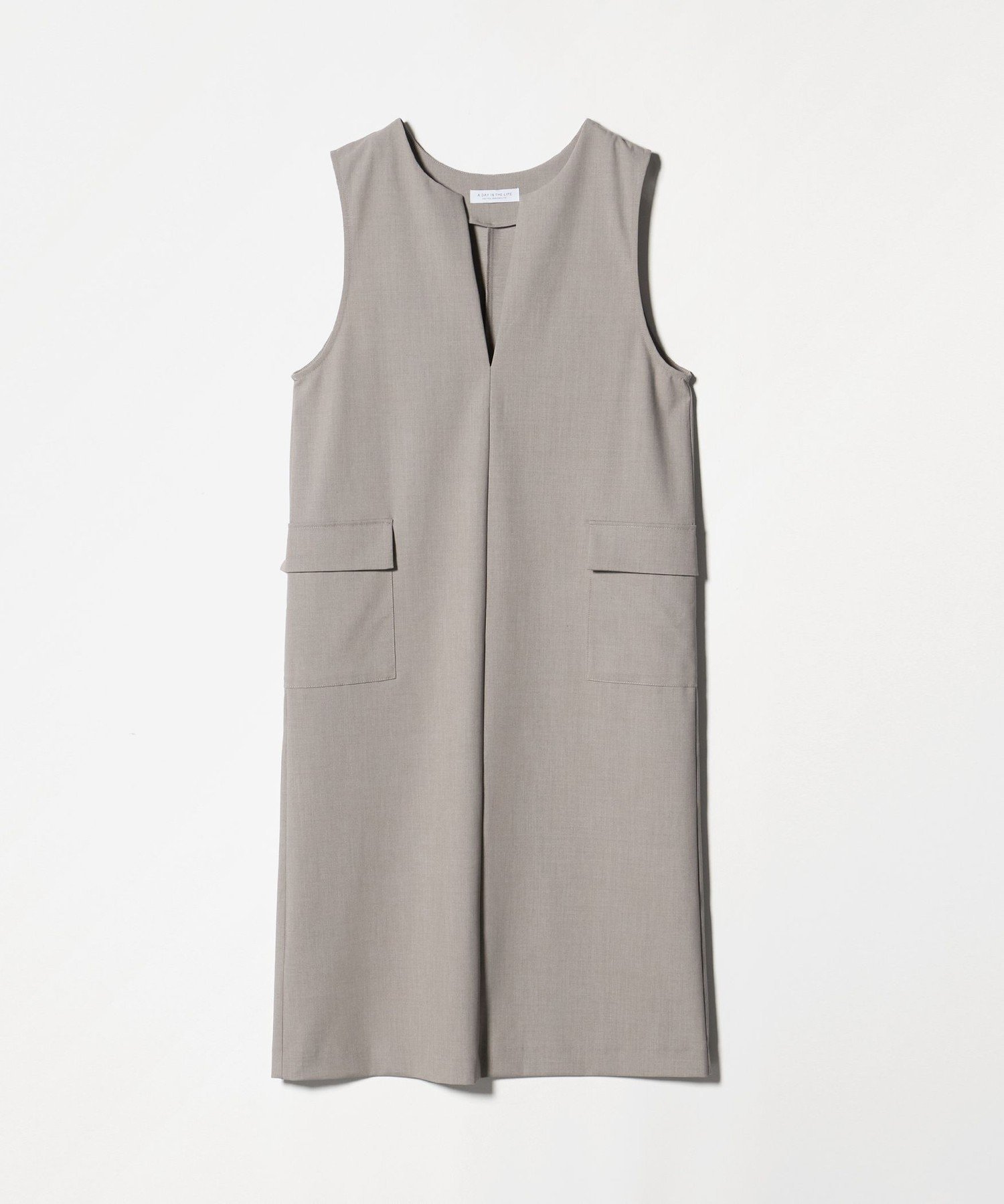 【ユナイテッドアローズ/UNITED ARROWS】のキーネック ジャンパースカート A DAY IN THE LIFE インテリア・キッズ・メンズ・レディースファッション・服の通販 founy(ファニー) 　ファッション　Fashion　レディースファッション　Fashion for Women　スカート　Skirts　インナー　Innerwear　キャミソール　Camisole, Spaghetti Strap Top　タートル　Turtleneck, Turtle Collar　トレンド　Trend, Trending Now　定番　Standard, Basic Item　バランス　Balance, Style Balance　パッチ　Patch, Appliqué　ポケット　Pocket, Pocket Detail　ロング　Long, Long-Length　アウトレット　Outlet / Clearance　ビジネス 仕事 通勤　Business / Work / Commuting　BEIGE|ID: prp329100004777061 ipo3291000000034633614