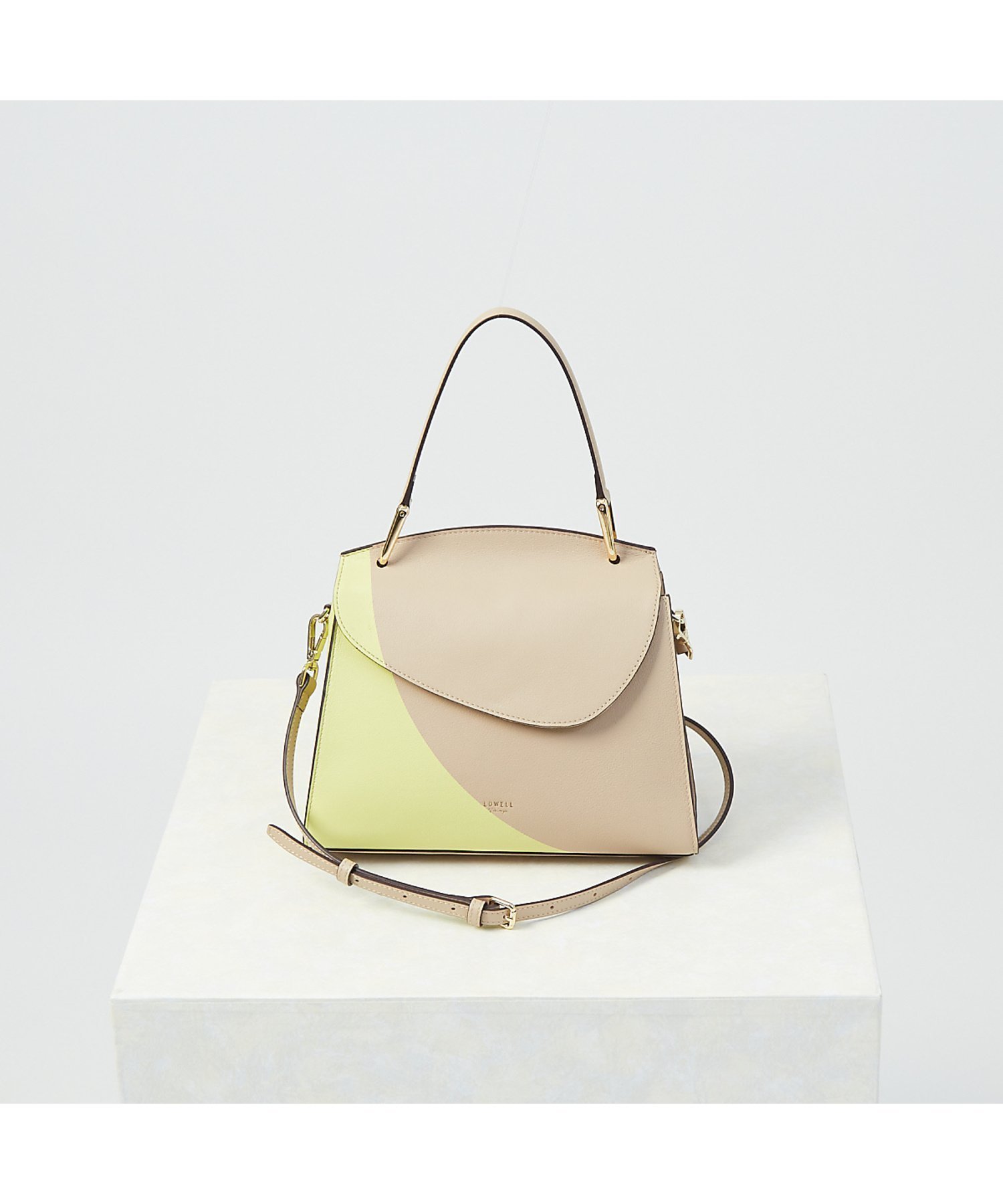 【ロウェル シングス/LOWELL Things】のArc/レザーワンハンドル2wayショルダーバッグ インテリア・キッズ・メンズ・レディースファッション・服の通販 founy(ファニー) 　ファッション　Fashion　レディースファッション　Fashion for Women　バッグ　Bags　エレガント 上品　Elegant　コンパクト　Compact, Small Size　ショルダー　Shoulder, Shoulder Strap　スマート　Smart, Elegant　フラップ　Flap, Flap Pocket　プリント　Print, Printed Pattern　ポケット　Pocket, Pocket Detail　モダン　Modern, Contemporary　財布　Wallet, Purse　イエロー|ID: prp329100004777100 ipo3291000000034634237