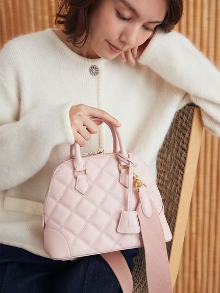 【ミラオーウェン/Mila Owen】のキルティングボストンバッグ インテリア・キッズ・メンズ・レディースファッション・服の通販 founy(ファニー) 　ファッション　Fashion　レディースファッション　Fashion for Women　バッグ　Bags　キャンバス　Canvas, Canvas Fabric　キルティング　Quilted, Quilting　コンパクト　Compact, Small Size　ショルダー　Shoulder, Shoulder Strap　スマート　Smart, Elegant　トレンド　Trend, Trending Now　人気　Popular, Best Seller　ボストンバッグ　Boston Bag, Retro Bag　ラグジュアリー　Luxury, Elegant　ラップ　Wrap, Wrap Design　ワイド　Wide, Wide Fit　PNK[066]|ID: prp329100004777112 ipo3291000000034634514