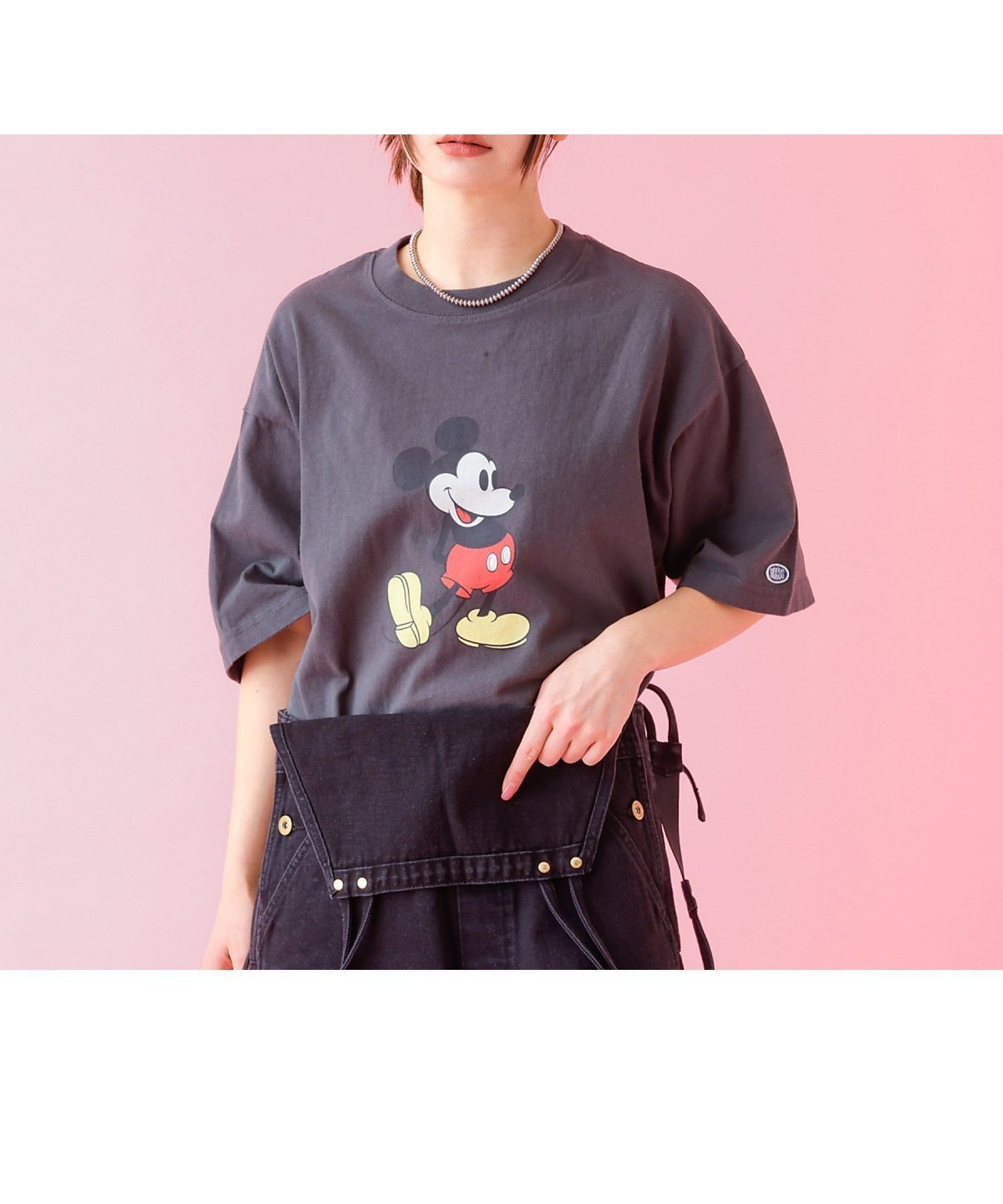 【ルージュヴィフラクレ/Rouge vif la cle】の【DISCUS/ディスカス】DISCUS*Disneyコラボ Tシャツ 半袖/デ インテリア・キッズ・メンズ・レディースファッション・服の通販 founy(ファニー) 　ファッション　Fashion　レディースファッション　Fashion for Women　トップス・カットソー　Cut & Sew Tops　シャツ・ブラウス・オフィスカジュアル　Elegant Blouses & Button-Ups　ロングTシャツ・Tシャツ　Longline T-Shirts & Tees　イラスト　Illustration　コラボ　Collaboration, Collab　スポーツ　Sports, Activewear　半袖　Short Sleeve, Half Sleeve　モチーフ　Motif, Design Theme　ロング　Long, Long-Length　おすすめ　Recommended / Our Picks　筋トレ・ボディメイク　Workout / Body Make / Fitness　ギフト プレゼント　Gift / Present　その他4|ID: prp329100004777635 ipo3291000000034900983