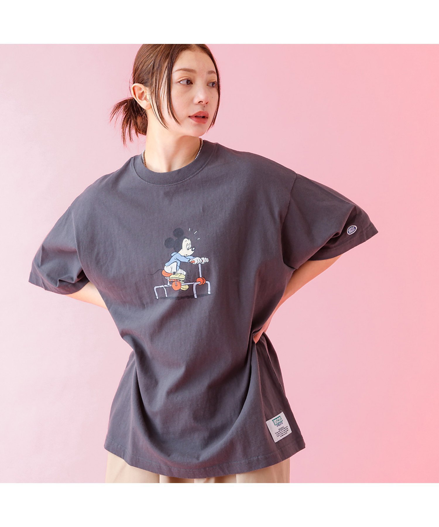 【ルージュヴィフラクレ/Rouge vif la cle】の【DISCUS/ディスカス】DISCUS*Disneyコラボ Tシャツ 半袖/デ インテリア・キッズ・メンズ・レディースファッション・服の通販 founy(ファニー) 　ファッション　Fashion　レディースファッション　Fashion for Women　トップス・カットソー　Cut & Sew Tops　シャツ・ブラウス・オフィスカジュアル　Elegant Blouses & Button-Ups　ロングTシャツ・Tシャツ　Longline T-Shirts & Tees　イラスト　Illustration　コラボ　Collaboration, Collab　スポーツ　Sports, Activewear　半袖　Short Sleeve, Half Sleeve　モチーフ　Motif, Design Theme　ロング　Long, Long-Length　おすすめ　Recommended / Our Picks　筋トレ・ボディメイク　Workout / Body Make / Fitness　ギフト プレゼント　Gift / Present　その他6|ID: prp329100004777635 ipo3291000000034900993