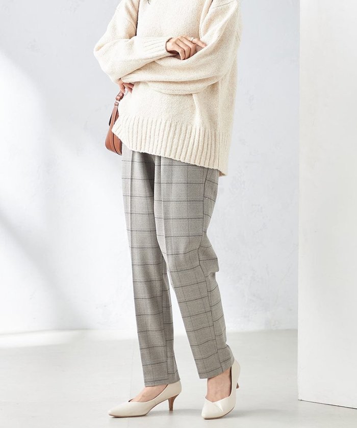 【アー ヴェー ヴェー/a.v.v】の【イージーケア/ストレッチ】あったか美ラクるイージーチェックテーパードパンツ インテリア・キッズ・メンズ・レディースファッション・服の通販 founy(ファニー) https://founy.com/ ファッション Fashion レディースファッション Fashion for Women パンツ Pants & Trousers ギャザー Gathered, Ruffled スウェット / スエット Sweatshirt, Sweatwear ストレッチ Stretch, Stretchy Fabric センター Center, Center Line チェック Check, Plaid, Tartan 定番 Standard, Basic Item 人気 Popular, Best Seller フェミニン Feminine, Girly ベーシック Basic, Essential 楽ちん Easy Fit, Comfortable ワイド Wide, Wide Fit 再入荷 Restock / Back in Stock ビジネス 仕事 通勤 Business / Work / Commuting |ID: prp329100004777680 ipo3291000000034642526