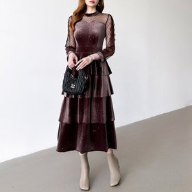 【ココモモ/COCOMOMO】のパーティードレス ティアードベロアワンピース 結婚式 ワンピース レース 人気、トレンドファッション・服の通販 founy(ファニー) ファッション Fashion レディースファッション Fashion for Women ワンピース Dresses フォーマル・パーティードレス・結婚式用ドレス Elegant & Casual Dresses シアー Sheer, See-Through スパンコール Sequins, Sequin Embellishment ティアードスカート Tiered Skirt, Flounced Skirt ドレス Dress, One-Piece ベロア Velour, Soft Velvet レース Lace, Lace Fabric エレガント 上品 Elegant 結婚式 Wedding |ID:prp329100004777743