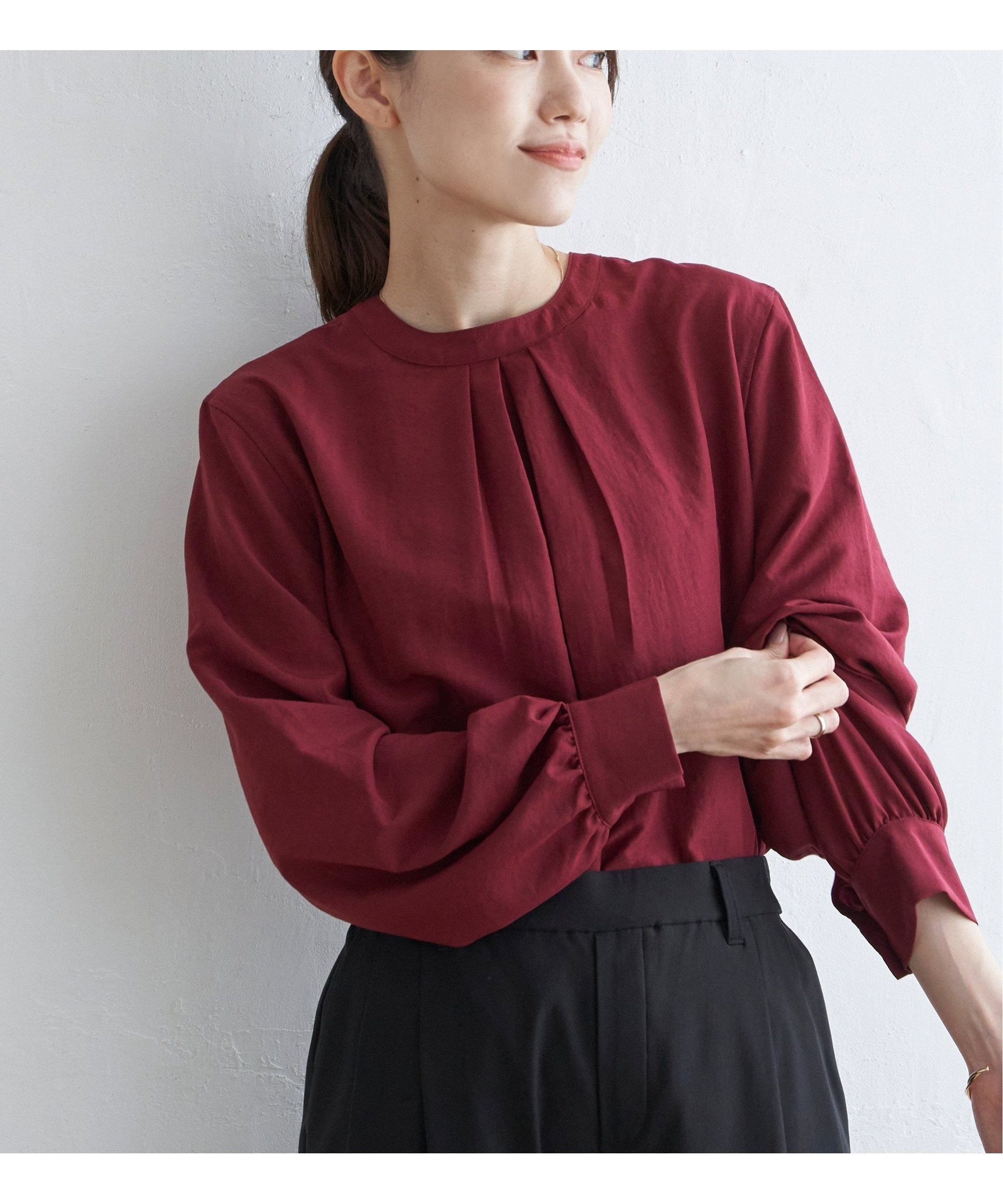 【イッカ/ikka】の【雑誌InRed10月号掲載】前後2WAYバンドカラーシャツ インテリア・キッズ・メンズ・レディースファッション・服の通販 founy(ファニー) 　雑誌掲載アイテム　Magazine Picks & Fashion Features　ファッション雑誌　Fashion Magazines　インレッド　InRed　ファッション　Fashion　レディースファッション　Fashion for Women　トップス・カットソー　Cut & Sew Tops　シャツ・ブラウス・オフィスカジュアル　Elegant Blouses & Button-Ups　秋　Autumn　カフス　Cuff Design　10月号　October Issue　ストライプ　Stripe, Striped Pattern　スリット　Slit, Slit Detail　雑誌　Magazine, Fashion Magazine　デニム　Denim, Jeans Material　トレンド　Trend, Trending Now　フロント　Front, Front Design　ボトム　Bottoms, Lower Wear　羽織　Haori, Light Jacket　おすすめ　Recommended / Our Picks　ボルドー|ID: prp329100004777764 ipo3291000000034644250