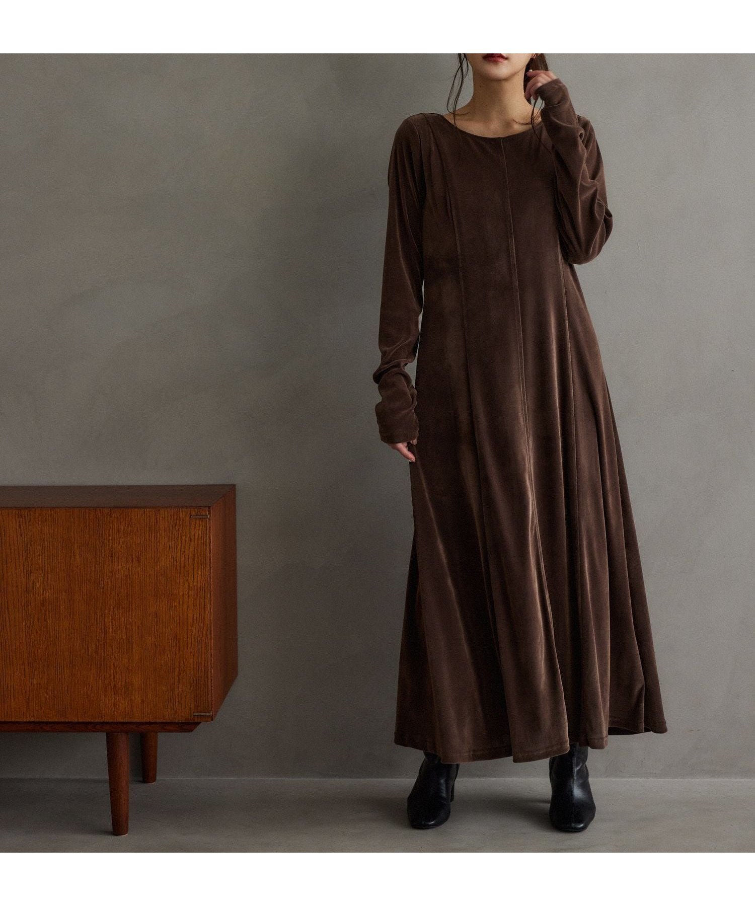 【アンデミュウ/Andemiu】の【沖田愛加さんコラボ/選べる着丈】ベロアキリカエラインワンピース 人気、トレンドファッション・服の通販 founy(ファニー) ファッション Fashion レディースファッション Fashion for Women ワンピース Dresses コラボ Collaboration, Collab デコルテ Décolleté, Neckline フィット Fit, Slim Fit フレア Flare, Flared ベロア Velour, Soft Velvet リボン Ribbon, Bow 冬 Winter / This Winter other-1|ID: prp329100004777784 ipo3291000000034871603