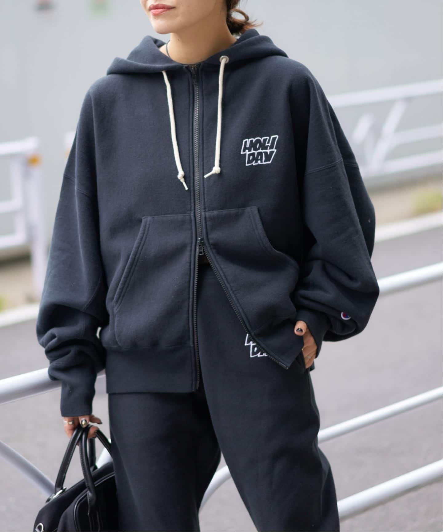 【ジャーナルスタンダード/JOURNAL STANDARD】の別注【CHAMPION*JOURNAL STANDARD by HOLIDAY】ZIP HOODIE インテリア・キッズ・メンズ・レディースファッション・服の通販 founy(ファニー) 　ファッション　Fashion　レディースファッション　Fashion for Women　ジップ　Zip, Zipper　スポーツ　Sports, Activewear　スマート　Smart, Elegant　セットアップ　Set-Up, Coordinated Outfit　ニューヨーク　New York, NYC Style　フロント　Front, Front Design　別注　Limited Edition, Custom Order　おすすめ　Recommended / Our Picks　2024年　2024　2024春夏・S/S　Spring/Summer 2024 SS24　ブラック|ID: prp329100004777797 ipo3291000000035122252