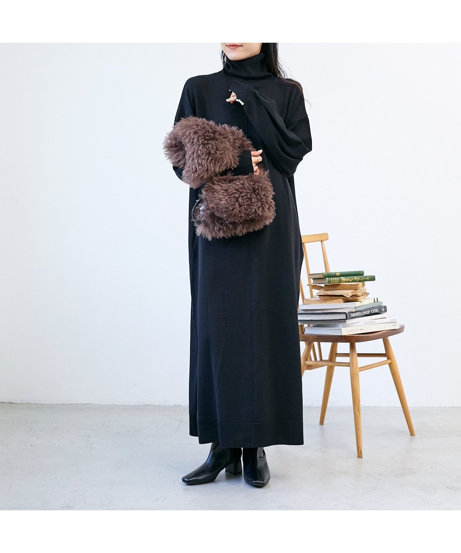 【ルクールブラン/le.coeur blanc】のウォッシャブルハイネックニットワンピース インテリア・キッズ・メンズ・レディースファッション・服の通販 founy(ファニー) 　ファッション　Fashion　レディースファッション　Fashion for Women　ワンピース　Dresses　ニットワンピース　Knit Dresses　おすすめ　Recommended / Our Picks　ウォッシャブル　Machine Washable　スリット　Slit, Slit Detail　タートル　Turtleneck, Turtle Collar　パール　Pearl, Pearl Accent　プリーツ　Pleats, Pleated　ポケット　Pocket, Pocket Detail　ロング　Long, Long-Length　エレガント 上品　Elegant　洗える　Machine Washable　ブラック|ID: prp329100004777803 ipo3291000000034644523