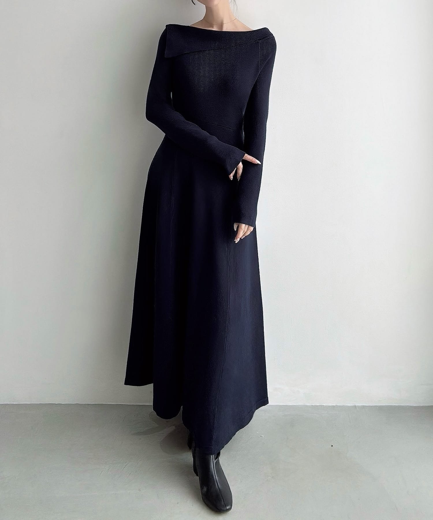 【ジュノア/JUNOAH】のMeiru オフショル風フレアニットワンピース インテリア・キッズ・メンズ・レディースファッション・服の通販 founy(ファニー) 　ファッション　Fashion　レディースファッション　Fashion for Women　ワンピース　Dresses　ニットワンピース　Knit Dresses　ネイビー|ID: prp329100004777810 ipo3291000000034644555