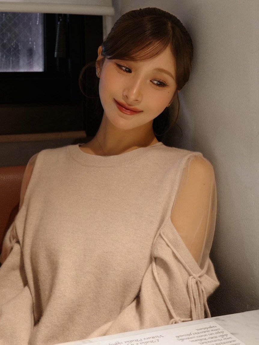 【スナイデル/SNIDEL】のシースルーショルダーニットプルオーバー 人気、トレンドファッション・服の通販 founy(ファニー) 　ファッション　Fashion　レディースファッション　Fashion for Women　トップス・カットソー　Cut & Sew Tops　ニット　Knit Tops & Sweaters　カジュアルプルオーバー・ニットトップス　Pullovers & Knit Tops / Casual Pullovers　ウェーブ　Wavy Pattern　サテン　Satin, Glossy Fabric　ストレート　Straight, Straight Cut　スマート　Smart, Elegant　チュール　Tulip, Tulip Motif　定番　Standard, Basic Item　人気　Popular, Best Seller　リボン　Ribbon, Bow　おすすめ　Recommended / Our Picks　 other-1|ID: prp329100004777855 ipo3291000000034645328