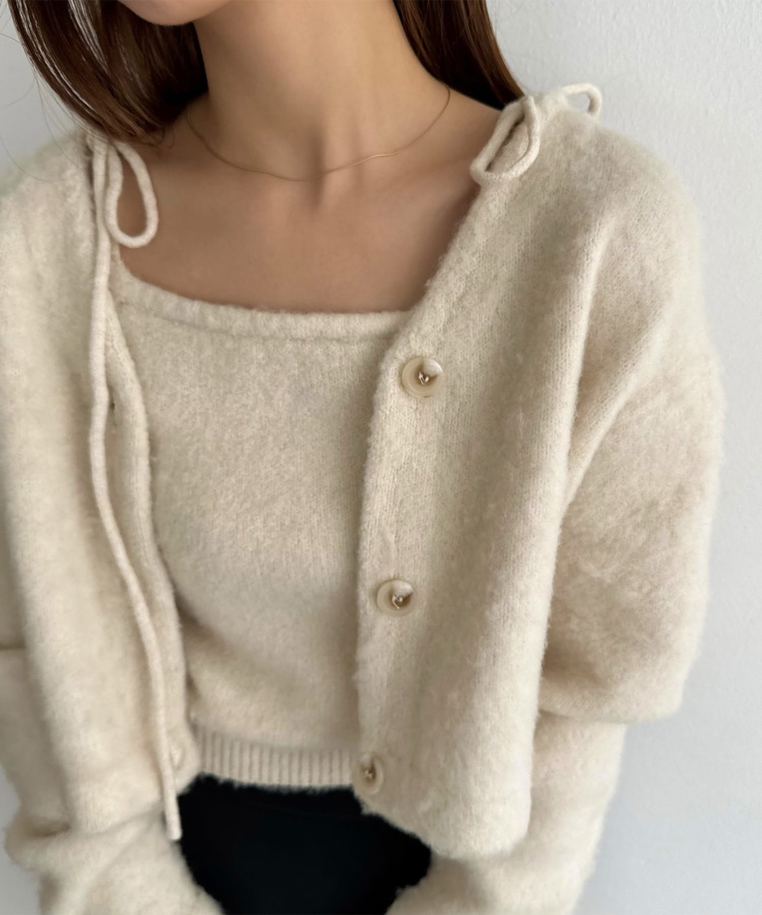 【ジュノア/JUNOAH】のcallautia ニットカーデ+キャミ インテリア・キッズ・メンズ・レディースファッション・服の通販 founy(ファニー) 　ファッション　Fashion　レディースファッション　Fashion for Women　トップス・カットソー　Cut & Sew Tops　ニット　Knit Tops & Sweaters　キャミソール&ノースリーブ　Camisoles & Sleeveless Tops　アクリル　Acrylic Material　キャミ　Camisole, Cami Top　ライトベージュ|ID: prp329100004777934 ipo3291000000034646334