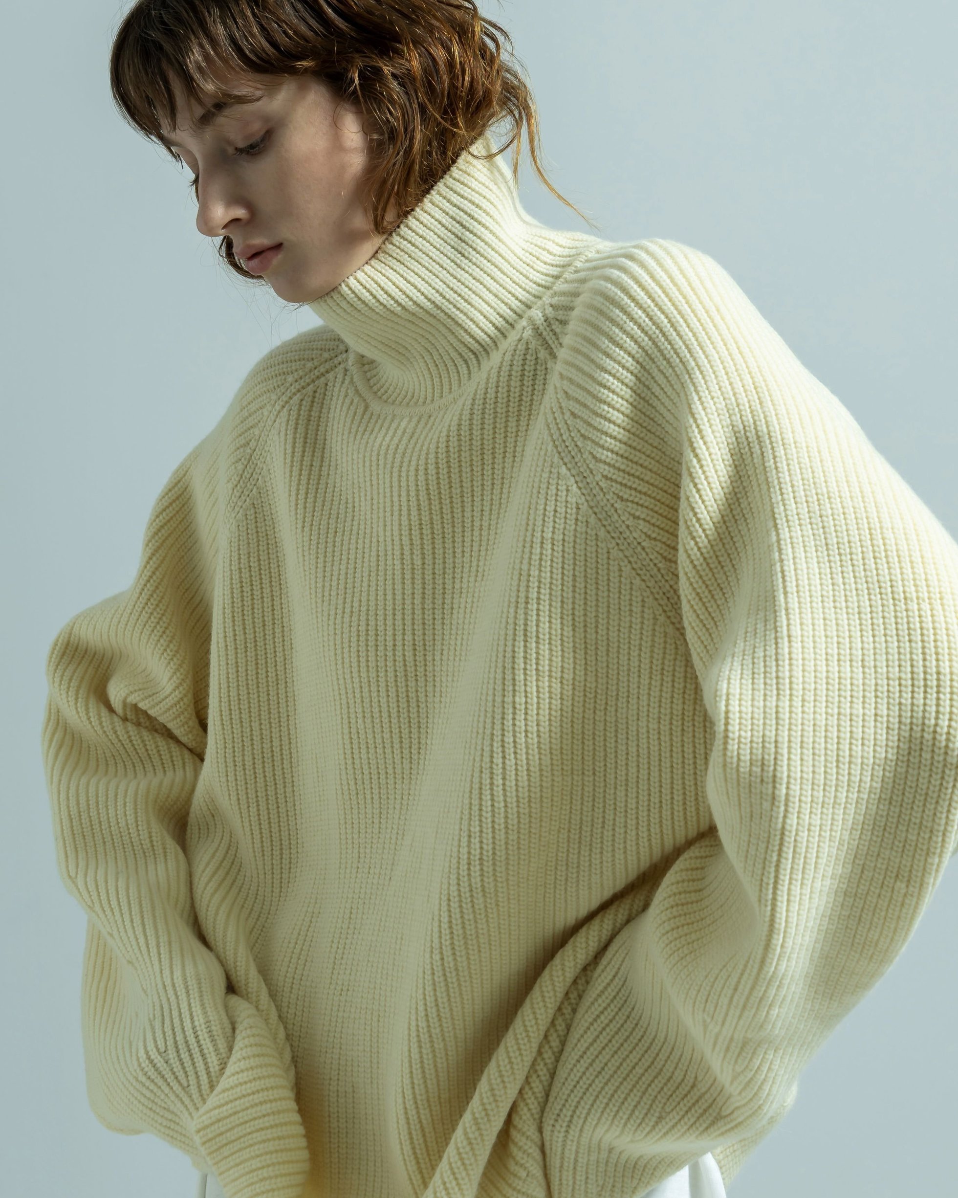 【ビヨーマ/BIYOMA】のWOOL RIB KNIT TURTLENECK PULLOVER 人気、トレンドファッション・服の通販 founy(ファニー) 　ファッション　Fashion　レディースファッション　Fashion for Women　トップス・カットソー　Cut & Sew Tops　ニット　Knit Tops & Sweaters　カジュアルプルオーバー・ニットトップス　Pullovers & Knit Tops / Casual Pullovers　タートルネック・ハイネックトップス　Turtlenecks & High-Neck Tops　シンプル　Simple, Minimal　ジャケット　Jacket, Outerwear　タートルネック　Turtleneck, High Neck　フォルム　Silhouette, Form　マキシ　Maxi, Full Length　リラックス　Relax, Relaxed Fit　ワイド　Wide, Wide Fit　 other-1|ID: prp329100004778015 ipo3291000000035163105