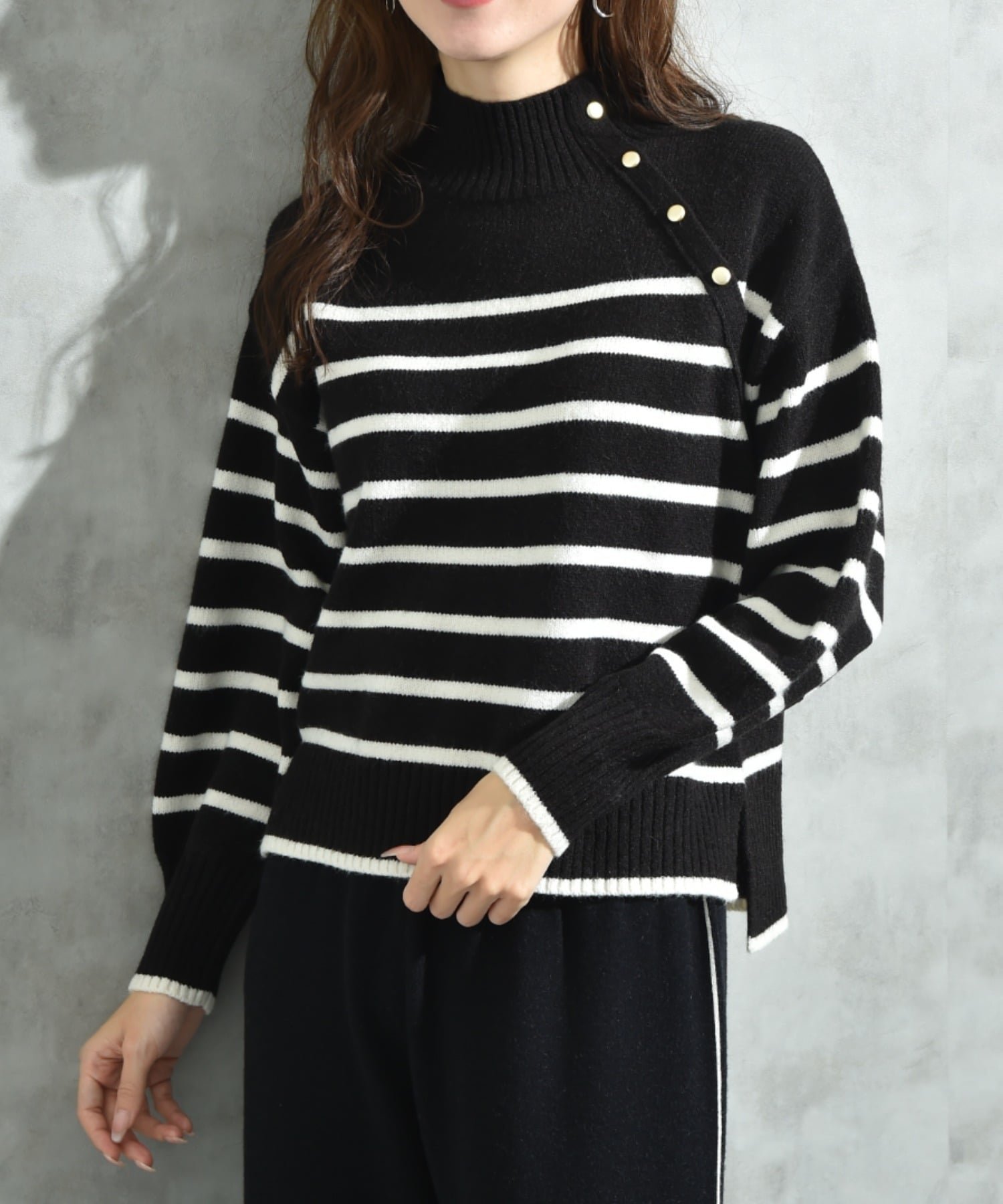 【インタープラネット/INTERPLANET】のINTERPLANET/7G肩ボタンハイネックプルオーバー インテリア・キッズ・メンズ・レディースファッション・服の通販 founy(ファニー) 　ファッション　Fashion　レディースファッション　Fashion for Women　トップス・カットソー　Cut & Sew Tops　カジュアルプルオーバー・ニットトップス　Pullovers & Knit Tops / Casual Pullovers　タイトスカート　Pencil Skirt, Tight Skirt　ハイネック　High Neck, Mock Neck　プリーツ　Pleats, Pleated　ベーシック　Basic, Essential　ボトム　Bottoms, Lower Wear　リラックス　Relax, Relaxed Fit　ルーズ　Loose, Oversized　ワイド　Wide, Wide Fit　エレガント 上品　Elegant　ボーダー ブラック|ID: prp329100004778265 ipo3291000000034649905