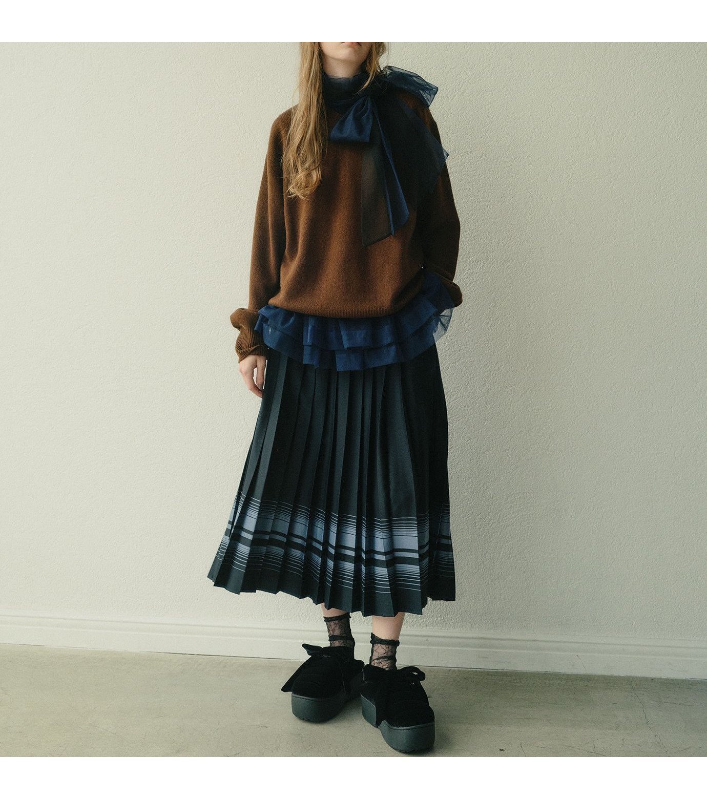 【ルシェル ブルー/LE CIEL BLEU】のVネックニットプルオーバー / V-Neck Knit Pullover インテリア・キッズ・メンズ・レディースファッション・服の通販 founy(ファニー) ファッション Fashion レディースファッション Fashion for Women トップス・カットソー Cut & Sew Tops ニット Knit Tops & Sweaters カジュアルプルオーバー・ニットトップス Pullovers & Knit Tops / Casual Pullovers Vネックトップス V-Neck Tops / V-Cut Neckline Shirts シンプル Simple, Minimal ベーシック Basic, Essential ブラウン|ID: prp329100004778316 ipo3291000000034905787