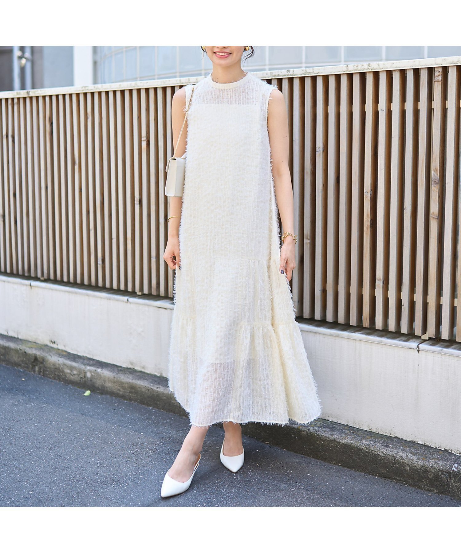 【ルージュヴィフラクレ/Rouge vif la cle】のフェザーノースリーブワンピース インテリア・キッズ・メンズ・レディースファッション・服の通販 founy(ファニー) 　ファッション　Fashion　レディースファッション　Fashion for Women　ワンピース　Dresses　サンダル　Sandals, Summer Shoes　シアー　Sheer, See-Through　ジャケット　Jacket, Outerwear　フォーマル　Formal, Dressy　ロング　Long, Long-Length　ホワイト|ID: prp329100004778464 ipo3291000000034652364