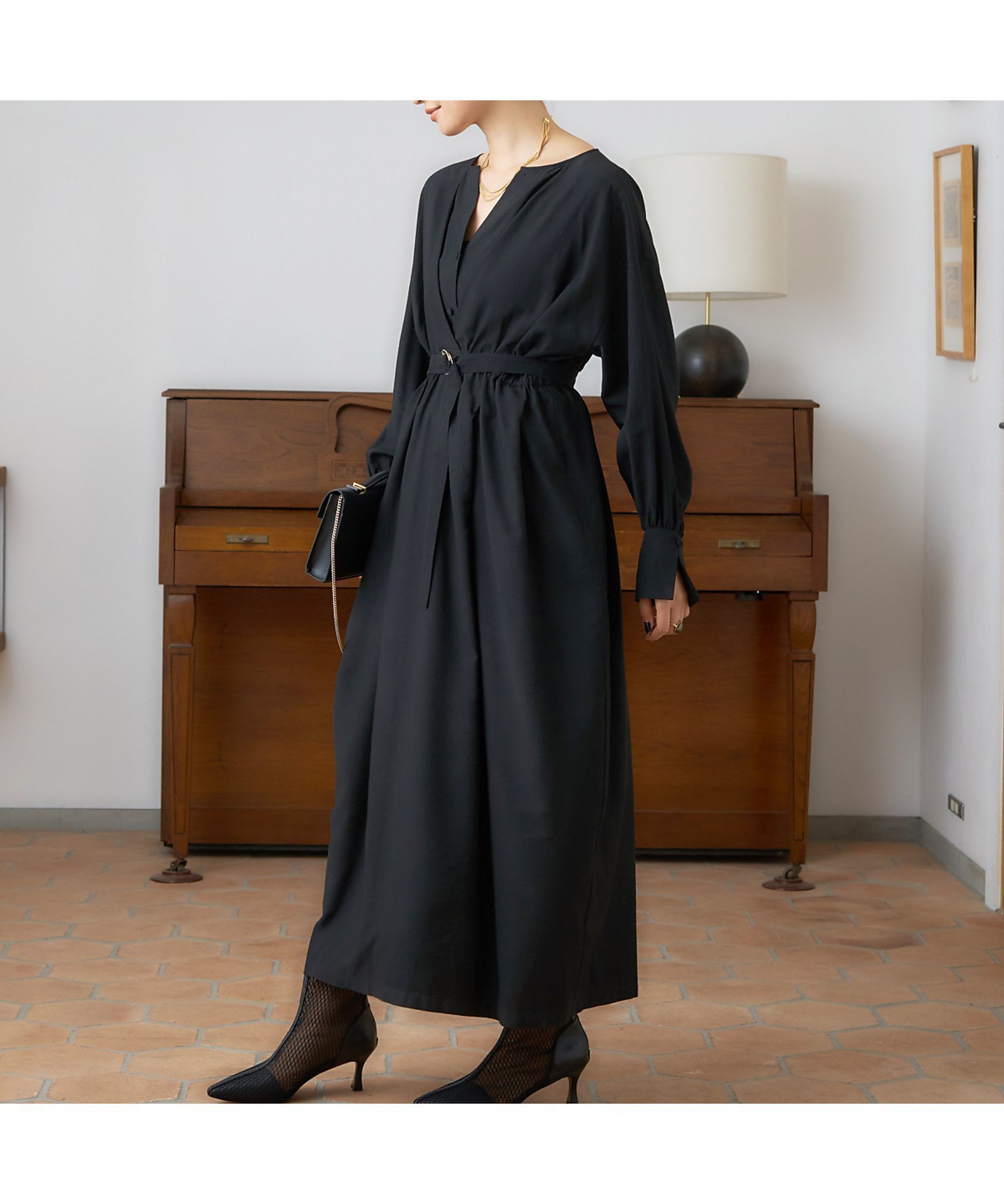 【ルージュヴィフラクレ/Rouge vif la cle】のMANTECOウエストマークワンピース インテリア・キッズ・メンズ・レディースファッション・服の通販 founy(ファニー) 　ファッション　Fashion　レディースファッション　Fashion for Women　ワンピース　Dresses　おすすめ　Recommended / Our Picks　イタリア　Italy　シンプル　Simple, Minimal　ジャケット　Jacket, Outerwear　トレンド　Trend, Trending Now　レギンス　Leggings, Stretch Pants　ロング　Long, Long-Length　冬　Winter / This Winter　秋　Autumn　A/W・秋冬　Autumn/Winter　ブラック|ID: prp329100004778466 ipo3291000000035134970