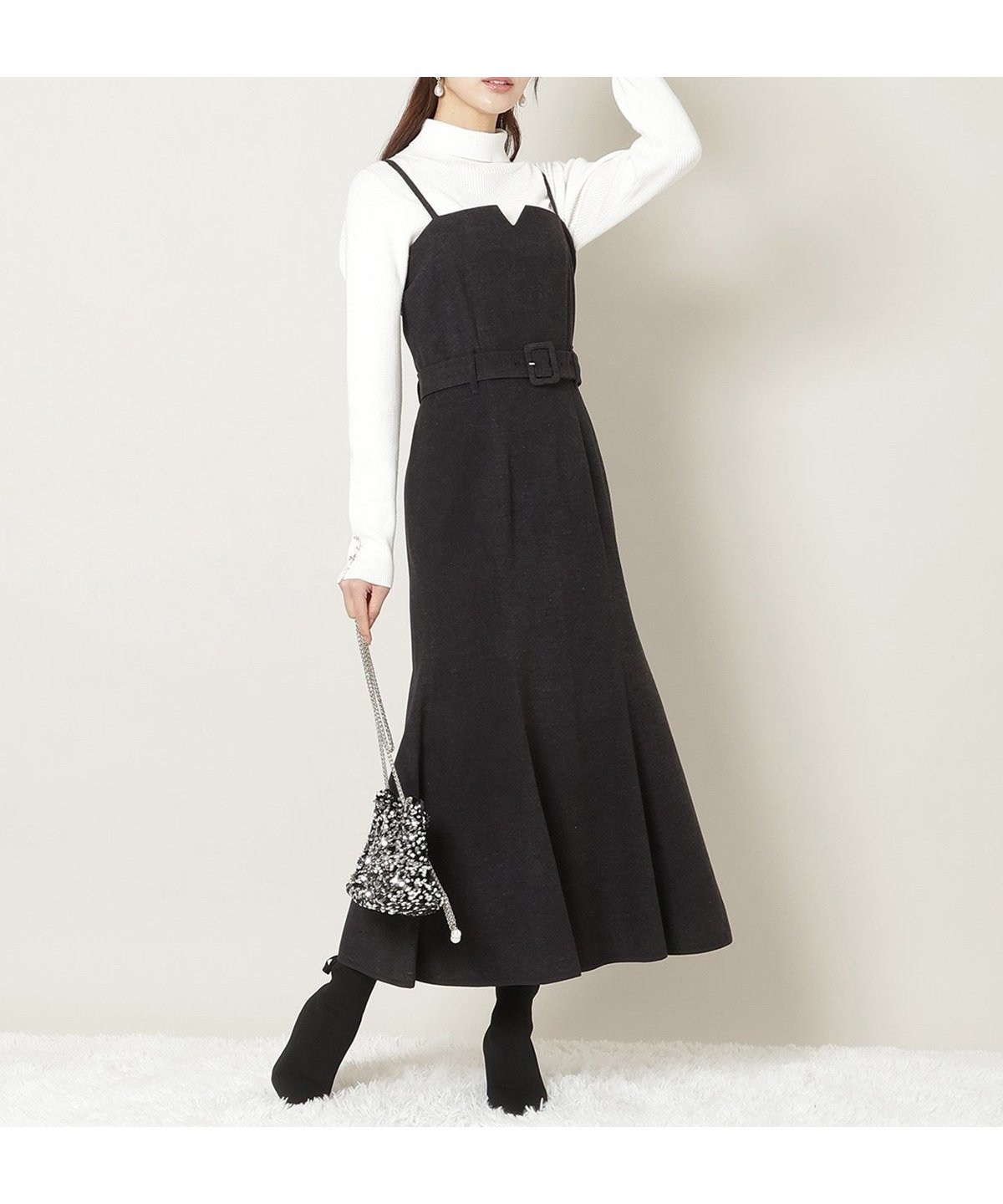 【ウィルセレクション/WILLSELECTION】のベルト付きVカットマーメイドキャミワンピース インテリア・キッズ・メンズ・レディースファッション・服の通販 founy(ファニー) 　ファッション　Fashion　レディースファッション　Fashion for Women　ワンピース　Dresses　キャミソールワンピース　Camisole Dresses　ベルト&ウエストマーク　Belts & Waist Accessories　キャミワンピース　Cami Dress, Slip Dress　シンプル　Simple, Minimal　チェック　Check, Plaid, Tartan　ツイード　Twill, Twill Weave　フロント　Front, Front Design　マーメイド　Mermaid, Fishtail Silhouette　チャコールグレー|ID: prp329100004778503 ipo3291000000035180085