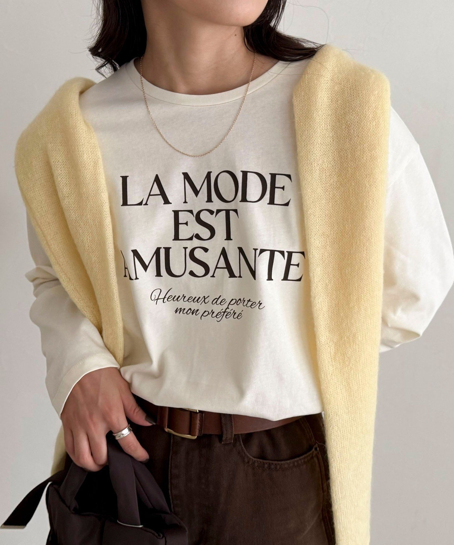 【フレディ&グロスター/FREDY&GLOSTER】のロゴプリントロンTシャツ インテリア・キッズ・メンズ・レディースファッション・服の通販 founy(ファニー) 　ファッション　Fashion　レディースファッション　Fashion for Women　トップス・カットソー　Cut & Sew Tops　シャツ・ブラウス・オフィスカジュアル　Elegant Blouses & Button-Ups　ロングTシャツ・Tシャツ　Longline T-Shirts & Tees　秋　Autumn　カーディガン　Cardigan, Knitwear　ジャケット　Jacket, Outerwear　バランス　Balance, Style Balance　フロント　Front, Front Design　プリント　Print, Printed Pattern　ベーシック　Basic, Essential　おすすめ　Recommended / Our Picks　2025年　2025　2025-2026秋冬・A/W　Autumn/Winter 2025–26 AW25–26　アイボリー|ID: prp329100004778644 ipo3291000000035032569