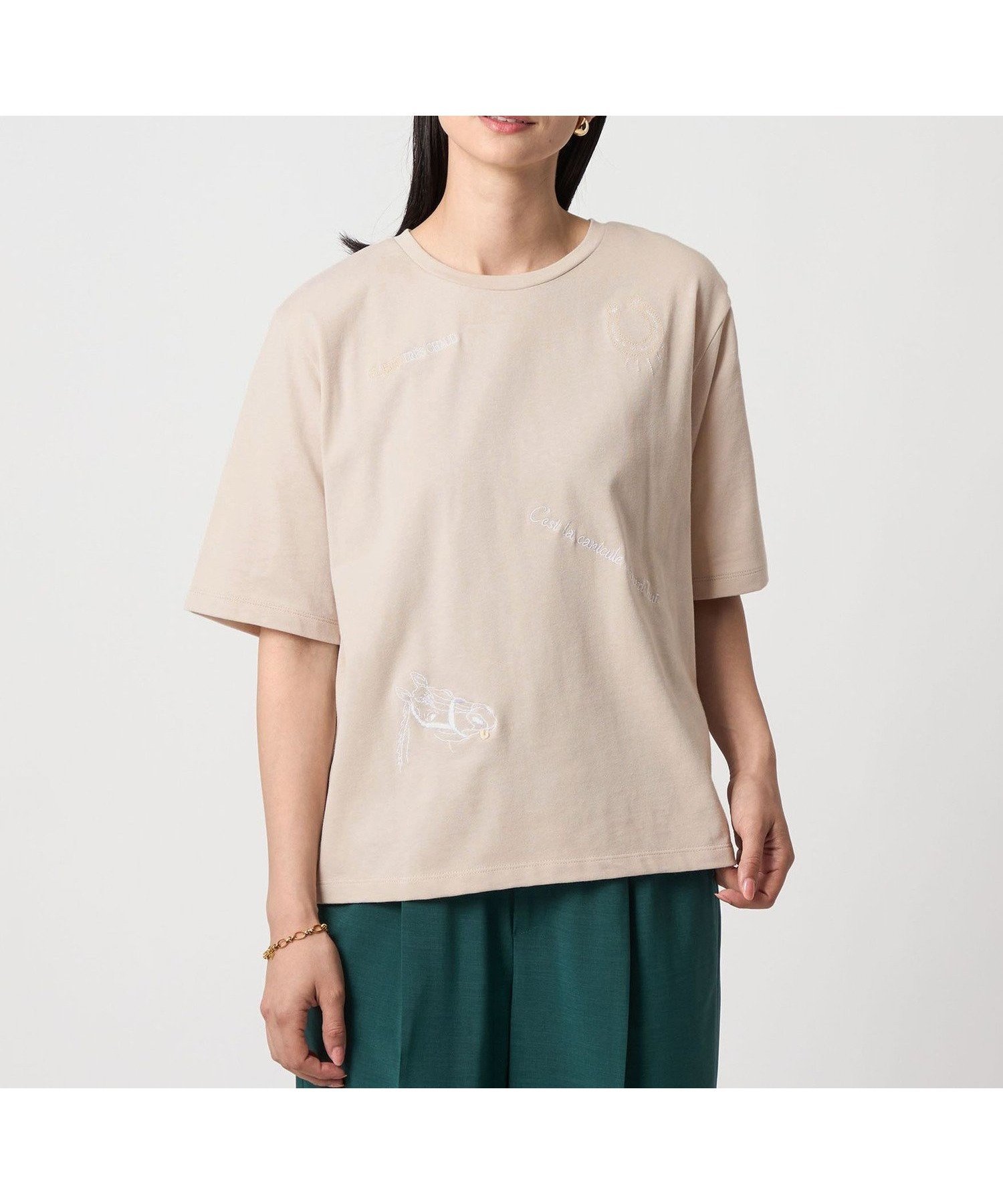 【ユナイテッドアローズ/UNITED ARROWS】のマルチ エンブロイダリー Tシャツ A DAY IN THE LIFE 人気、トレンドファッション・服の通販 founy(ファニー) 　ファッション　Fashion　レディースファッション　Fashion for Women　トップス・カットソー　Cut & Sew Tops　シャツ・ブラウス・オフィスカジュアル　Elegant Blouses & Button-Ups　ロングTシャツ・Tシャツ　Longline T-Shirts & Tees　インナー　Innerwear　エンブロイダリー　Embroidery Design　デニム　Denim, Jeans Material　半袖　Short Sleeve, Half Sleeve　リラックス　Relax, Relaxed Fit　アウトレット　Outlet / Clearance　おすすめ　Recommended / Our Picks　 other-1|ID: prp329100004778693 ipo3291000000034655305