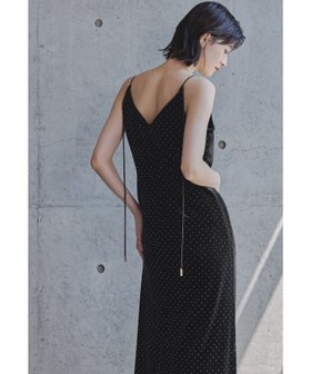 【ビーフラット/bflat】のカーブスクエアベロアドレス 無地 スタッズ ドット パーティードレス 人気、トレンドファッション・服の通販 founy(ファニー) ファッション Fashion レディースファッション Fashion for Women トップス・カットソー Cut & Sew Tops ベロアトップス Velour Tops / Velvet-Look Items ワンピース Dresses フォーマル・パーティードレス・結婚式用ドレス Elegant & Casual Dresses シンプル Simple, Minimal ジャケット Jacket, Outerwear スクエア Square, Square Shape スタッズ Studs, Metal Accents ストレート Straight, Straight Cut ドット Polka Dot, Dot Pattern ドレス Dress, One-Piece ネックレス Necklace, Pendant Necklace フロント Front, Front Design ベロア Velour, Soft Velvet ポケット Pocket, Pocket Detail 無地 Plain, Solid Color おすすめ Recommended / Our Picks 結婚式 Wedding 披露宴 Wedding Reception 二次会 After Party |ID:prp329100004778995