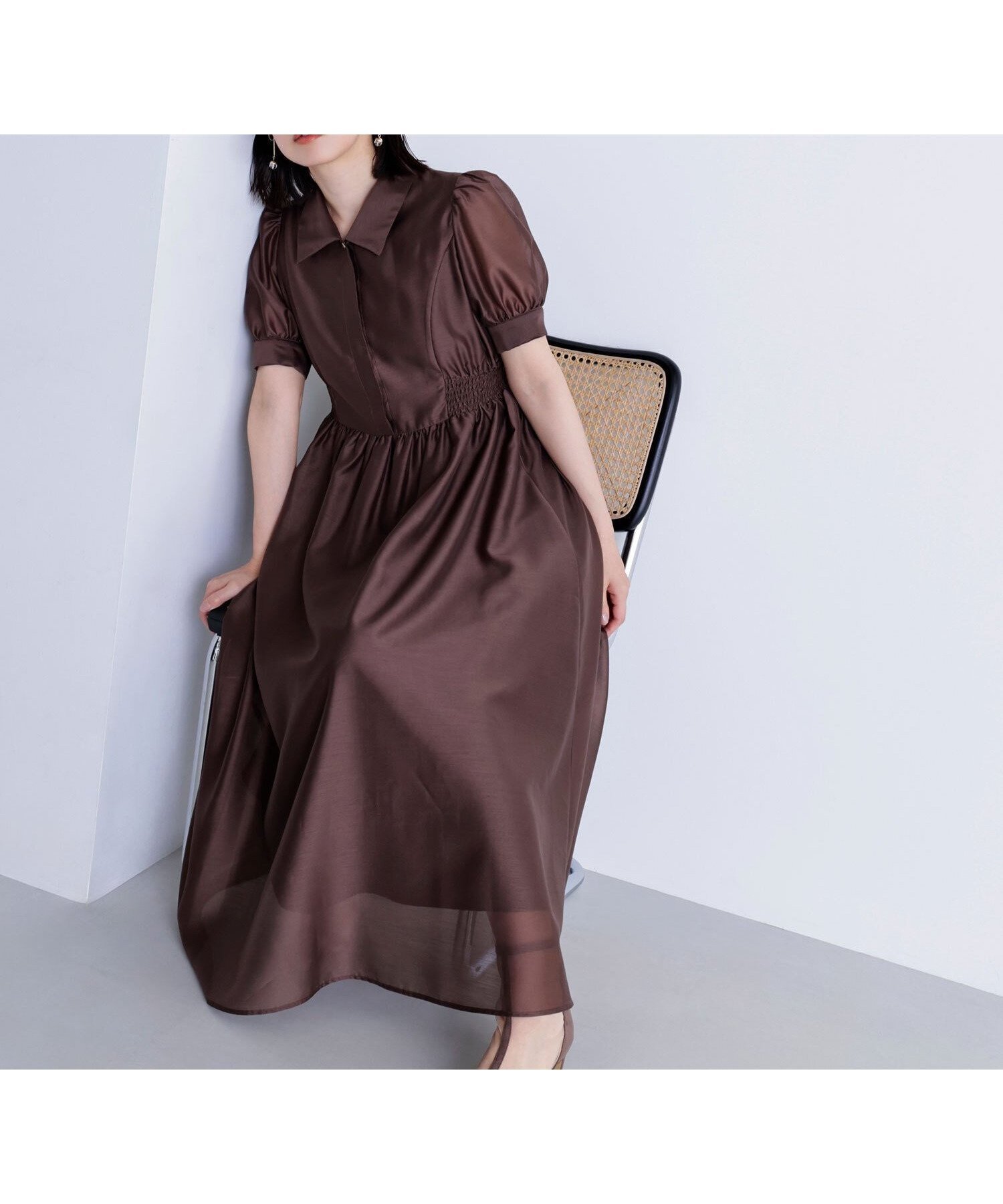 【ナチュラル ビューティー ベーシック/NATURAL BEAUTY BASIC】のシアーシャツワンピース インテリア・キッズ・メンズ・レディースファッション・服の通販 founy(ファニー) 　ファッション　Fashion　レディースファッション　Fashion for Women　ワンピース　Dresses　シャツワンピース / 1枚で着映えコーデ　Shirt Dresses　おすすめ　Recommended / Our Picks　シアー　Sheer, See-Through　シャーリング　Shirring, Ruched　リラックス　Relax, Relaxed Fit　ダークブラウン1|ID: prp329100004779029 ipo3291000000034659849