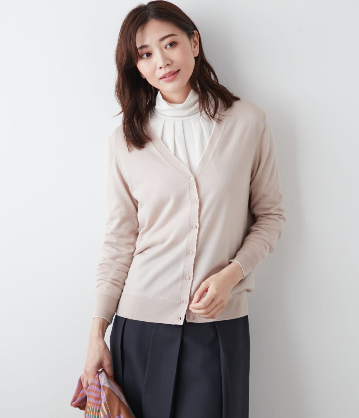 【ニューヨーカー/NEWYORKER】の【手洗い可能】セルロースウール天竺16G 配色スカラップVネックカーディガン 人気、トレンドファッション・服の通販 founy(ファニー) 　ファッション　Fashion　レディースファッション　Fashion for Women　トップス・カットソー　Cut & Sew Tops　カーディガン・羽織り　Layered Style Cardigans　Vネックトップス　V-Neck Tops / V-Cut Neckline Shirts　アンサンブル　Ensemble Set　カーディガン　Cardigan, Knitwear　シンプル　Simple, Minimal　スカラップ　Scallop, Scalloped Edge　長袖　Long Sleeve, Full Sleeve　ベーシック　Basic, Essential　モチーフ　Motif, Design Theme　ラベンダー　Lavender　A/W・秋冬　Autumn/Winter　おすすめ　Recommended / Our Picks　エレガント 上品　Elegant　 other-1|ID: prp329100004779045 ipo3291000000034660023