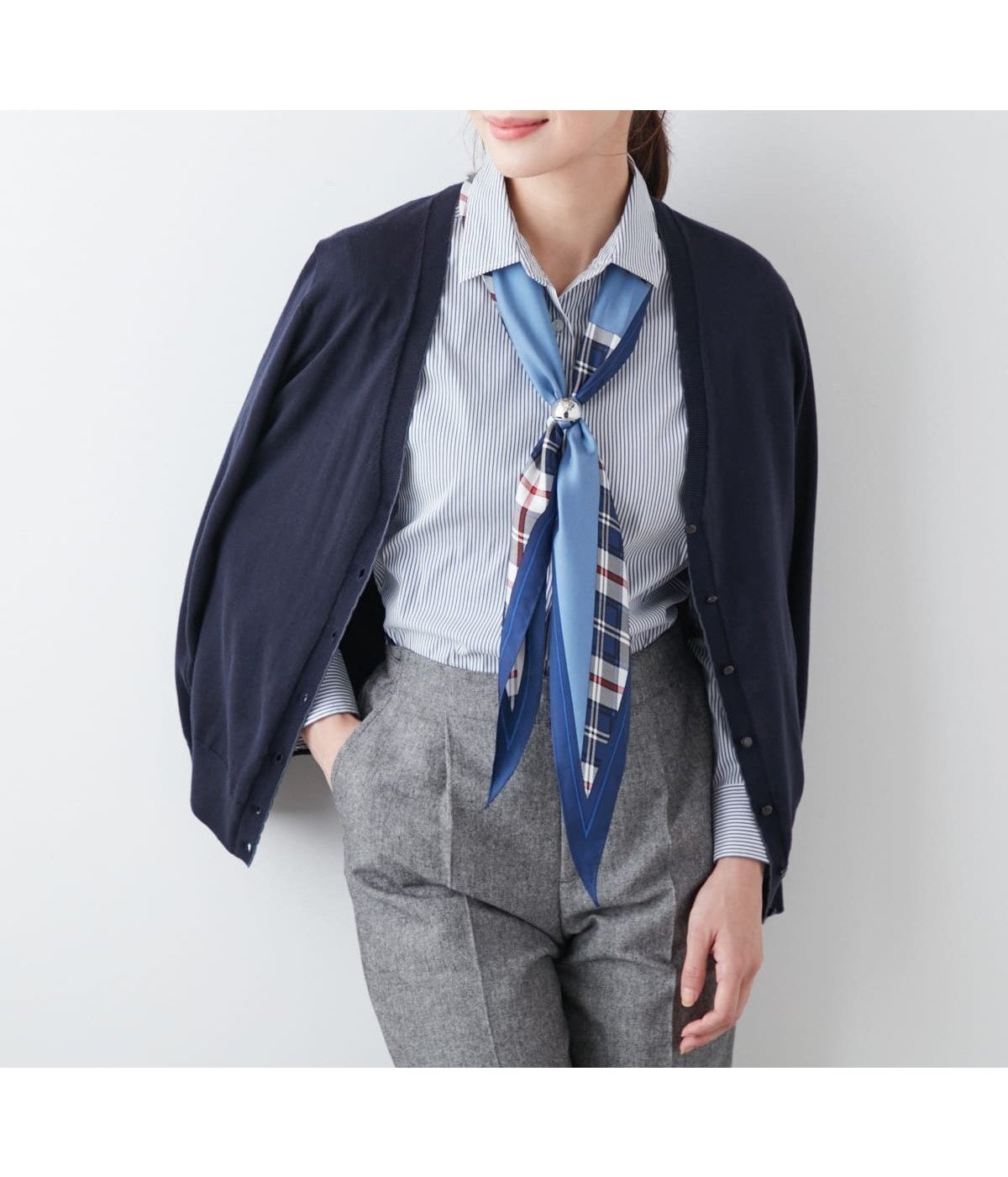 【ニューヨーカー/NEWYORKER】の【手洗い可能】セルロースウール天竺16G 配色スカラップVネックカーディガン インテリア・キッズ・メンズ・レディースファッション・服の通販 founy(ファニー) 　ファッション　Fashion　レディースファッション　Fashion for Women　トップス・カットソー　Cut & Sew Tops　カーディガン・羽織り　Layered Style Cardigans　Vネックトップス　V-Neck Tops / V-Cut Neckline Shirts　アンサンブル　Ensemble Set　カーディガン　Cardigan, Knitwear　シンプル　Simple, Minimal　スカラップ　Scallop, Scalloped Edge　長袖　Long Sleeve, Full Sleeve　ベーシック　Basic, Essential　モチーフ　Motif, Design Theme　ラベンダー　Lavender　A/W・秋冬　Autumn/Winter　おすすめ　Recommended / Our Picks　エレガント 上品　Elegant　ネイビー|ID: prp329100004779045 ipo3291000000034660026