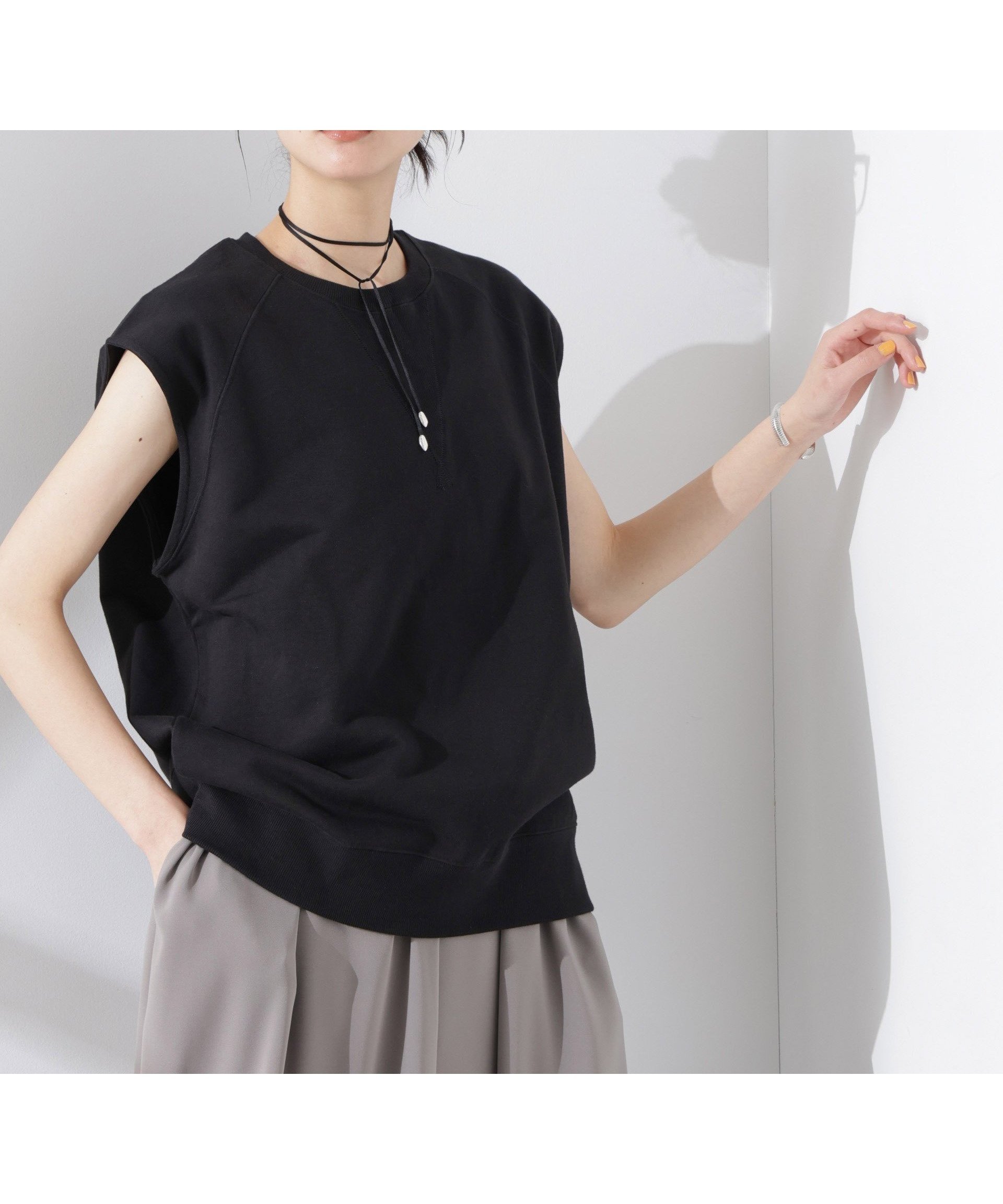 【ナノ ユニバース/nano universe】のノースリーブスウェットトップス インテリア・キッズ・メンズ・レディースファッション・服の通販 founy(ファニー) 　ファッション　Fashion　レディースファッション　Fashion for Women　トップス・カットソー　Cut & Sew Tops　キャミソール&ノースリーブ　Camisoles & Sleeveless Tops　レディースパーカー・カジュアルフーディー　Casual Hoodies & Sweatshirts　スウェット・クルーネックトップス　Sweatshirts & Crewnecks / Relaxed Fit Sweat Tops　吸水　Absorbent, Quick-Dry　シンプル　Simple, Minimal　スポーティ　Sporty, Casual Athletic　フォルム　Silhouette, Form　ベーシック　Basic, Essential　リネン　Linen, Linen Fabric　リラックス　Relax, Relaxed Fit　おすすめ　Recommended / Our Picks　夏　Summer　2025年　2025　2025春夏・S/S　Spring/Summer 2025 SS25　ブラック|ID: prp329100004779079 ipo3291000000034660460