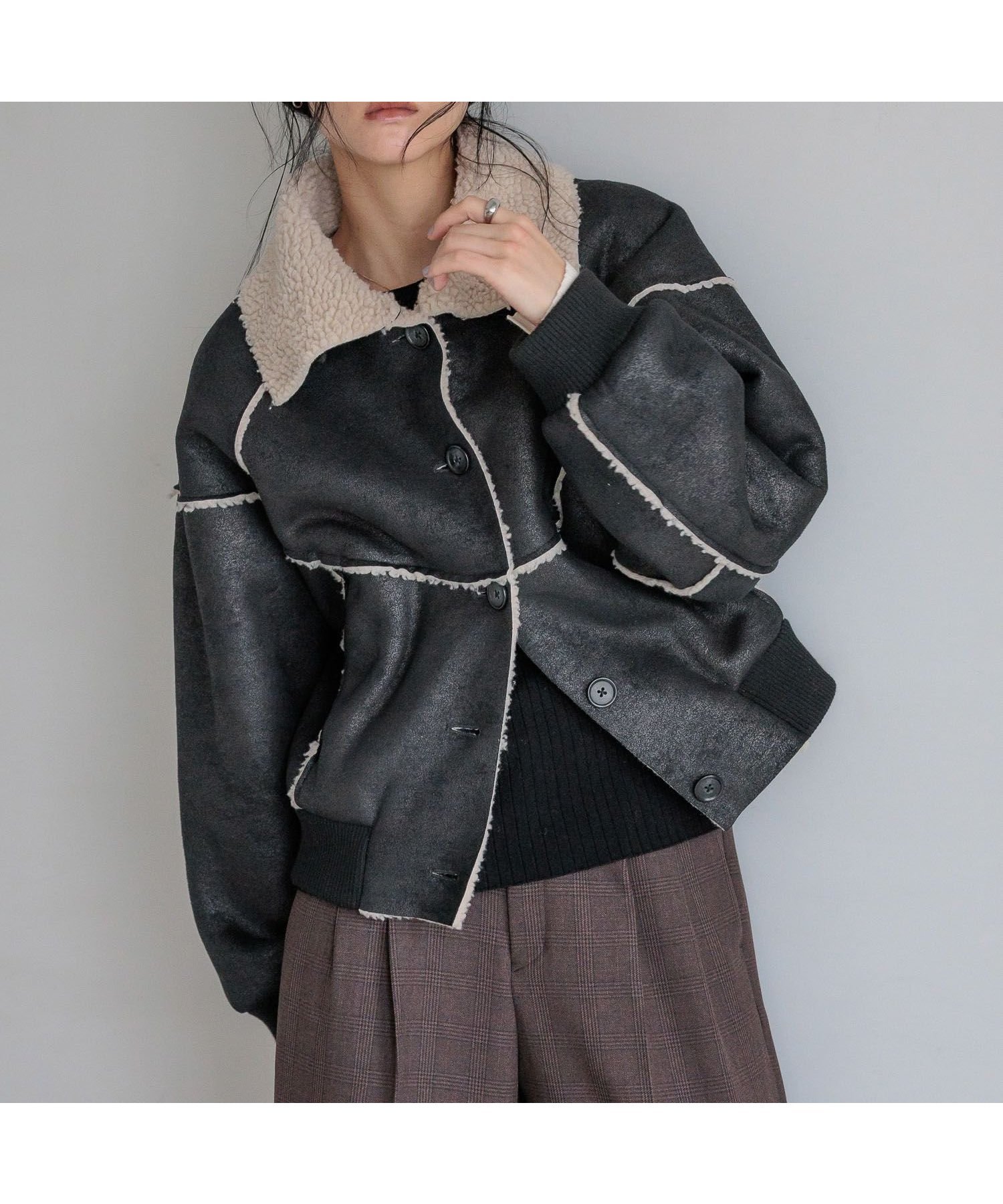 【ローリーズファーム/LOWRYS FARM】のムートンボアブルゾン インテリア・キッズ・メンズ・レディースファッション・服の通販 founy(ファニー) 　ファッション　Fashion　レディースファッション　Fashion for Women　アウター　Coat / Outerwear Collection　ブルゾンジャケット・スポーティアウター　Blouson Jackets　ウォーム　Warm Fabric　カッティング　Cutting Detail　コンパクト　Compact, Small Size　ショート　Short, Short Length　スタンド　Stand Collar, Upright Stand　ストール　Stole, Wrap　バルーン　Balloon, Balloon Silhouette　ビンテージ　Vintage, Retro Style　ブルゾン　Blouson, Bomber Jacket　ボンディング　Bonding, Bonded Fabric　ムートン　Shearling, Mouton　防寒　Cold Protection, Winter-Ready　ブラック09|ID: prp329100004779350 ipo3291000000034663516