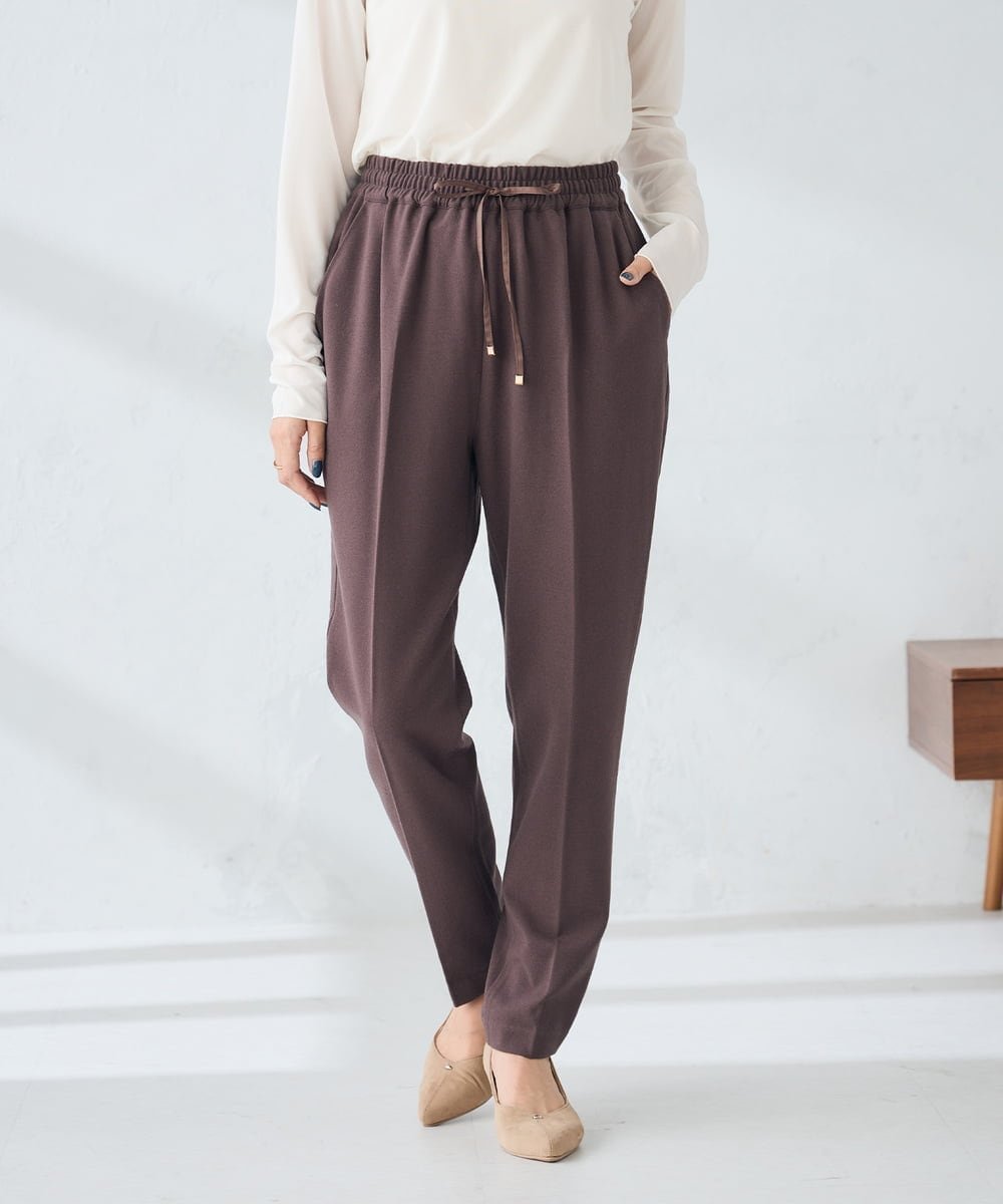 【アー ヴェー ヴェー/a.v.v】の【イージーケア/洗える/ストレッチ】裏起毛美ラクるイージーテーパードパンツ インテリア・キッズ・メンズ・レディースファッション・服の通販 founy(ファニー) 　ファッション　Fashion　レディースファッション　Fashion for Women　パンツ　Pants & Trousers　洗える　Machine Washable　ギャザー　Gathered, Ruffled　スウェット / スエット　Sweatshirt, Sweatwear　ストレッチ　Stretch, Stretchy Fabric　セットアップ　Set-Up, Coordinated Outfit　センター　Center, Center Line　定番　Standard, Basic Item　人気　Popular, Best Seller　フェミニン　Feminine, Girly　ベーシック　Basic, Essential　楽ちん　Easy Fit, Comfortable　ワイド　Wide, Wide Fit　再入荷　Restock / Back in Stock　ビジネス 仕事 通勤　Business / Work / Commuting　ブラウン|ID: prp329100004779480 ipo3291000000034665669