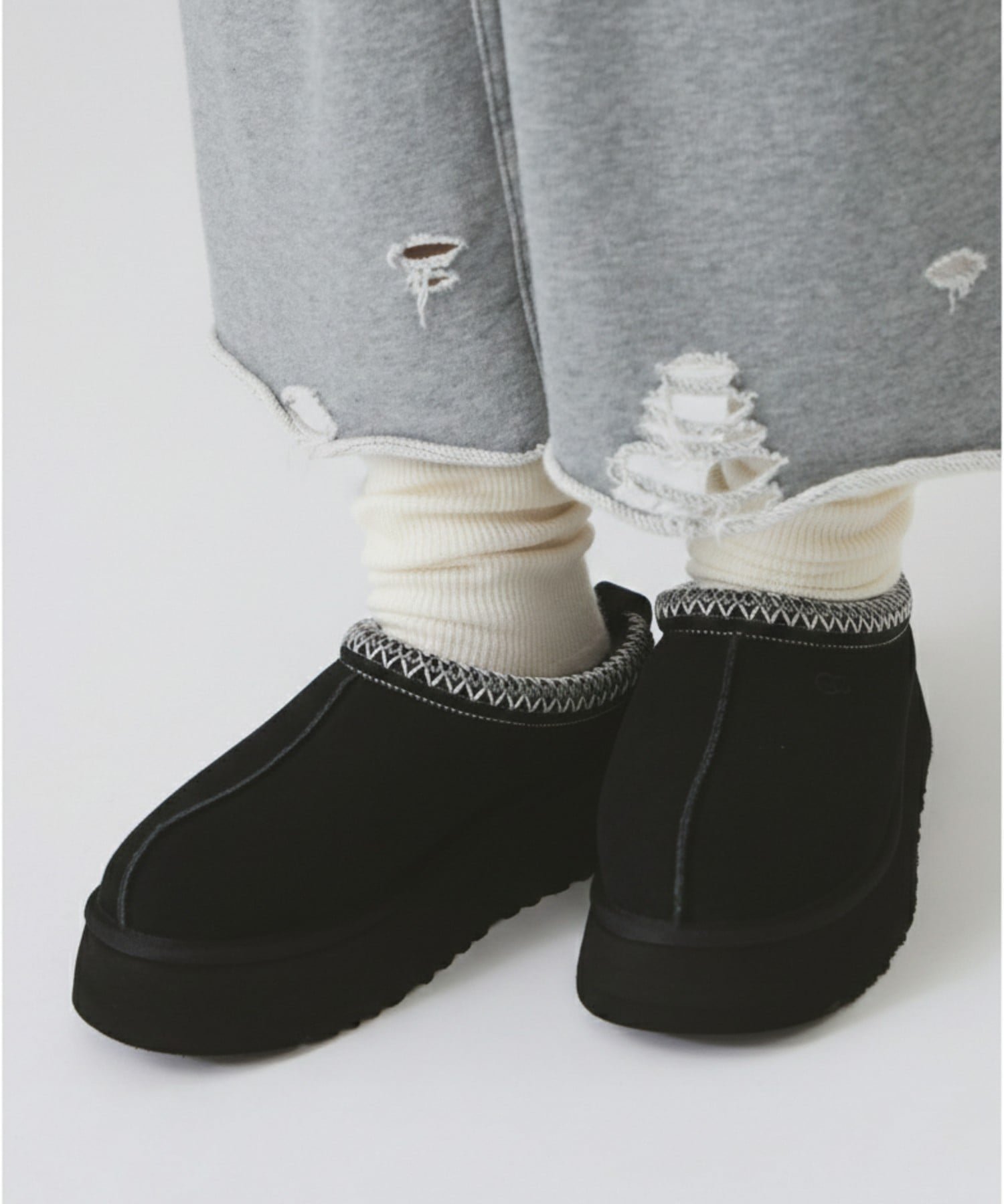 【ビームス ウイメン/BEAMS】の【12/11 9 59までポイント10倍】【WEB限定】UGG / Tazz II 25AW タズ アグ スリッポン 厚底 起毛 インテリア・キッズ・メンズ・レディースファッション・服の通販 founy(ファニー) ファッション Fashion レディースファッション Fashion for Women インソール Shoe Insole 厚底 Platform Shoes カリフォルニア California, Cali Style クッション Cushion, Throw Pillow クラシック Classic, Timeless Style 軽量 Lightweight, Ultra Light ショート Short, Short Length スリッポン Slip-On, Loafer バランス Balance, Style Balance ミニスカート Mini Skirt, Short Skirt ライニング Inner Lining, Inner Fabric, Lined ラグジュアリー Luxury, Elegant 2025年 2025 2025-2026秋冬・A/W Autumn/Winter 2025–26 AW25–26 BLACK|ID: prp329100004779668 ipo3291000000034812207