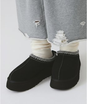 【ビームス ウイメン/BEAMS】の【WEB限定】UGG / Tazz II 25AW タズ アグ スリッポン 厚底 起毛 人気、トレンドファッション・服の通販 founy(ファニー) ファッション Fashion レディースファッション Fashion for Women インソール Shoe Insole 厚底 Platform Shoes カリフォルニア California, Cali Style クッション Cushion, Throw Pillow クラシック Classic, Timeless Style 軽量 Lightweight, Ultra Light ショート Short, Short Length スリッポン Slip-On, Loafer バランス Balance, Style Balance ミニスカート Mini Skirt, Short Skirt ライニング Inner Lining, Inner Fabric, Lined ラグジュアリー Luxury, Elegant 2025年 2025 2025-2026秋冬・A/W Autumn/Winter 2025–26 AW25–26 |ID:prp329100004779668