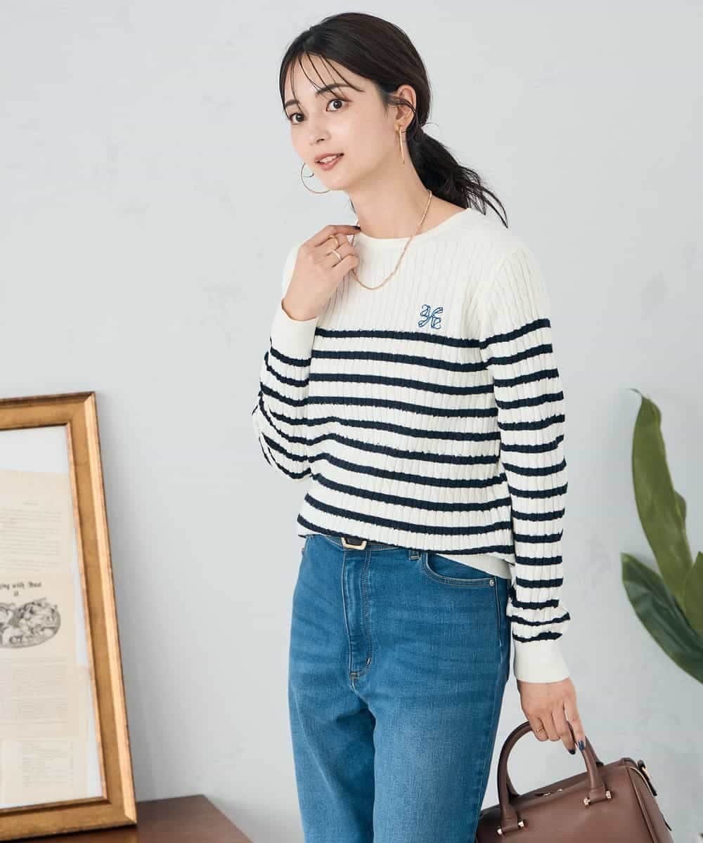 【アー ヴェー ヴェー/a.v.v】のワンポイント刺繍ケーブルニット インテリア・キッズ・メンズ・レディースファッション・服の通販 founy(ファニー) 　ファッション　Fashion　レディースファッション　Fashion for Women　トップス・カットソー　Cut & Sew Tops　ニット　Knit Tops & Sweaters　洗える　Machine Washable　シンプル　Simple, Minimal　デニム　Denim, Jeans Material　トレンド　Trend, Trending Now　定番　Standard, Basic Item　フレンチ　French, French Style　ベーシック　Basic, Essential　モチーフ　Motif, Design Theme　ラベンダー　Lavender　ワンポイント　One Point, Statement Accent　再入荷　Restock / Back in Stock　アイボリー|ID: prp329100004779823 ipo3291000000034671620