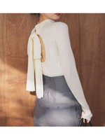 【スナイデル/SNIDEL】のバックオープンニットプルオーバー 人気、トレンドファッション・服の通販 founy(ファニー) ファッション Fashion レディースファッション Fashion for Women トップス・カットソー Cut & Sew Tops ニット Knit Tops & Sweaters カジュアルプルオーバー・ニットトップス Pullovers & Knit Tops / Casual Pullovers ウェーブ Wavy Pattern キャミソール Camisole, Spaghetti Strap Top 今季 This Season, Current Season サテン Satin, Glossy Fabric シアー Sheer, See-Through シンプル Simple, Minimal ストーン Stone, Gem-Like スマート Smart, Elegant ハイネック High Neck, Mock Neck フィット Fit, Slim Fit フロント Front, Front Design リボン Ribbon, Bow おすすめ Recommended / Our Picks |ID:prp329100004779896