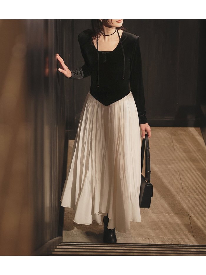 【アニュアンス/anuans】のベロアシフォンドッキングワンピース インテリア・キッズ・メンズ・レディースファッション・服の通販 founy(ファニー) https://founy.com/ ファッション Fashion レディースファッション Fashion for Women ワンピース Dresses シフォン Chiffon, Lightweight Fabric スーツ Suit, Formalwear ドッキング Docking, Mixed Material プリーツ Pleats, Pleated ベロア Velour, Soft Velvet |ID: prp329100004780379 ipo3291000000034679839