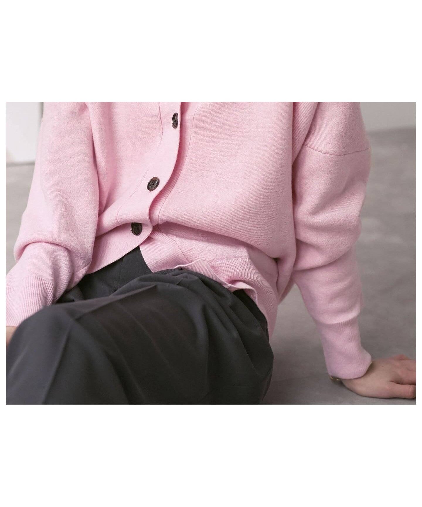 【ノーブル / スピック&スパン/NOBLE / Spick & Span】の《追加》Vネックドルマンカーディガン 人気、トレンドファッション・服の通販 founy(ファニー) 　ファッション　Fashion　レディースファッション　Fashion for Women　トップス・カットソー　Cut & Sew Tops　カーディガン・羽織り　Layered Style Cardigans　Vネックトップス　V-Neck Tops / V-Cut Neckline Shirts　カーディガン　Cardigan, Knitwear　テレコ　Ribbed, Rib Stitch　フェミニン　Feminine, Girly　フロント　Front, Front Design　羽織　Haori, Light Jacket　再入荷　Restock / Back in Stock　おすすめ　Recommended / Our Picks　 other-1|ID: prp329100004780425 ipo3291000000034937174