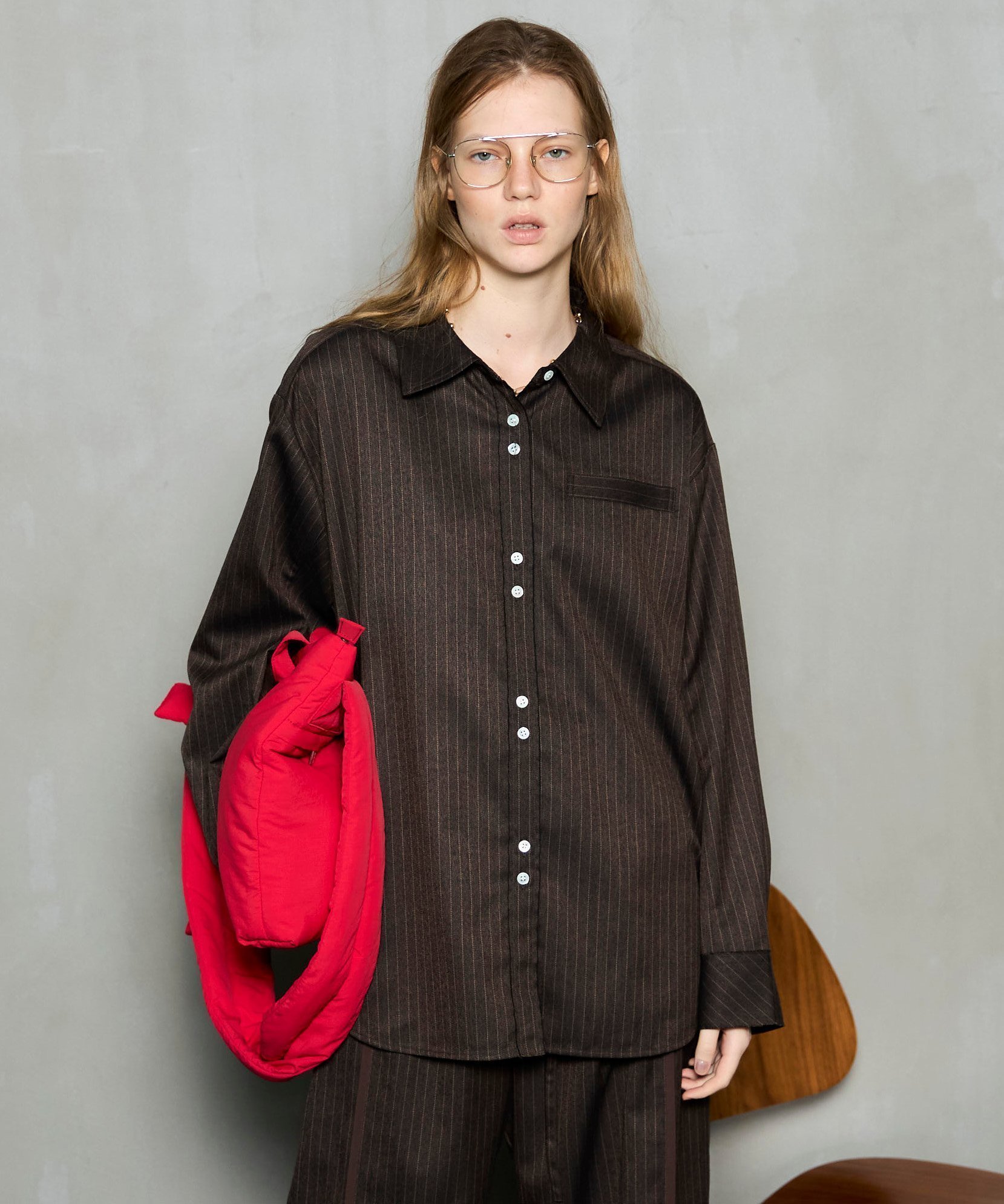 【メゾンスペシャル/MAISON SPECIAL】のサキソニーシャツ インテリア・キッズ・メンズ・レディースファッション・服の通販 founy(ファニー) 　ファッション　Fashion　レディースファッション　Fashion for Women　トップス・カットソー　Cut & Sew Tops　シャツ・ブラウス・オフィスカジュアル　Elegant Blouses & Button-Ups　シェイプ　Shape, Slim Fit　シンプル　Simple, Minimal　ストレッチ　Stretch, Stretchy Fabric　スリット　Slit, Slit Detail　パイピング　Piping, Trim Design　フロント　Front, Front Design　BRN|ID: prp329100004780465 ipo3291000000034681404