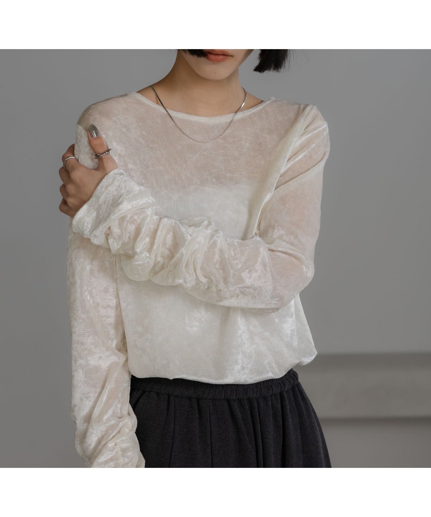 【ローリーズファーム/LOWRYS FARM】のベロアドットLS インテリア・キッズ・メンズ・レディースファッション・服の通販 founy(ファニー) ファッション Fashion レディースファッション Fashion for Women トップス・カットソー Cut & Sew Tops ベロアトップス Velour Tops / Velvet-Look Items インナー Innerwear シンプル Simple, Minimal ジャケット Jacket, Outerwear ドット Polka Dot, Dot Pattern ビジュー Bijou, Jewel-like Accent ベロア Velour, Soft Velvet オフホワイト/無地|ID: prp329100004780965 ipo3291000000034872591