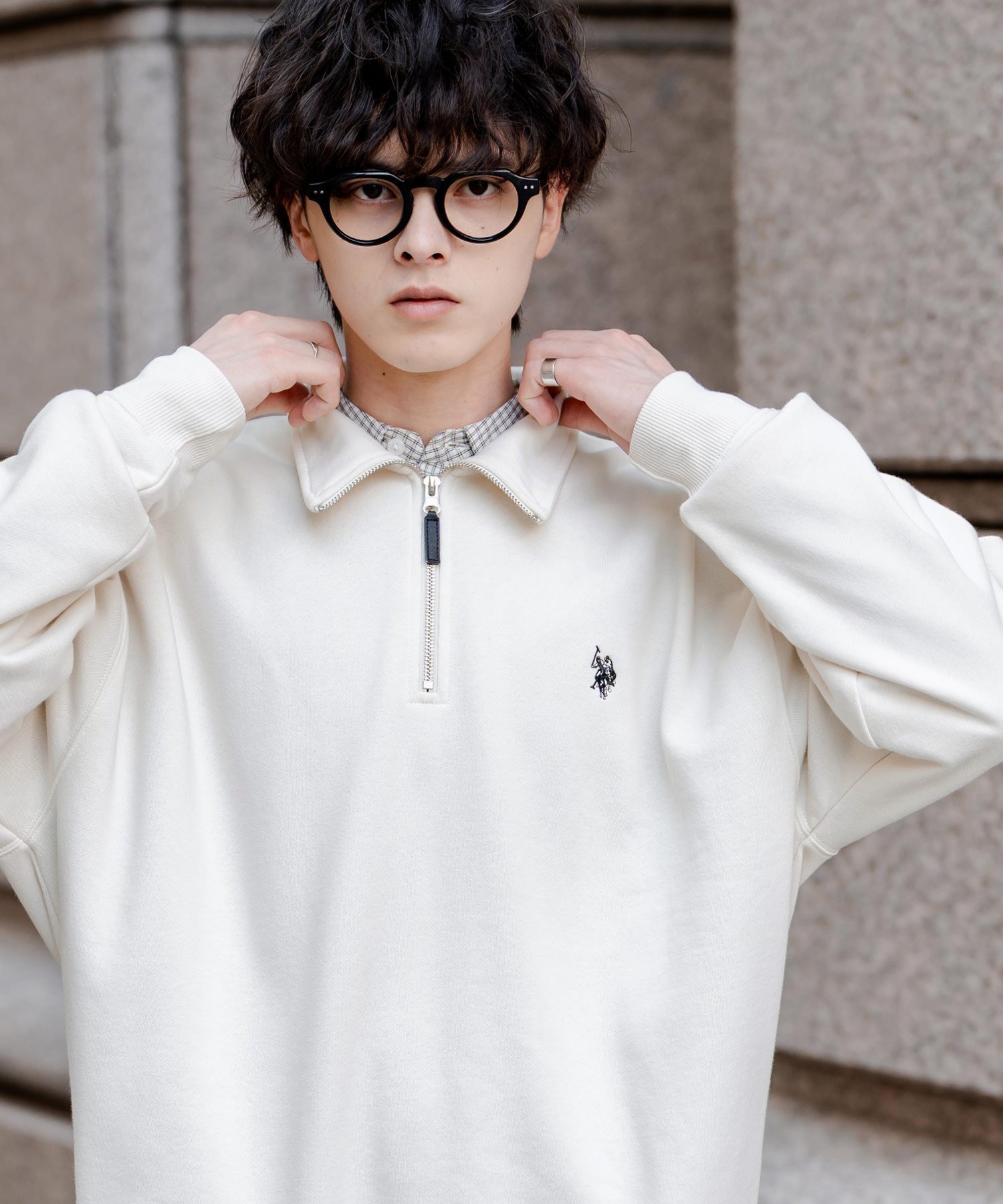 【ロッキーモンロー/Rocky Monroe】のU.S. POLO ASSN. オーバーサイズ裏起毛ワンポイントロゴ刺繍ハーフジップスウェット インテリア・キッズ・メンズ・レディースファッション・服の通販 founy(ファニー) ファッション Fashion レディースファッション Fashion for Women トップス・カットソー Cut & Sew Tops レディースパーカー・カジュアルフーディー Casual Hoodies & Sweatshirts スウェット・クルーネックトップス Sweatshirts & Crewnecks / Relaxed Fit Sweat Tops インナー Innerwear 切替 Switching, Contrast Panel シンプル Simple, Minimal スウェット / スエット Sweatshirt, Sweatwear スポーツ Sports, Activewear バランス Balance, Style Balance プレーン Plain, Simple 別注 Limited Edition, Custom Order メンズ Men's, Menswear リラックス Relax, Relaxed Fit ワイド Wide, Wide Fit ワンポイント One Point, Statement Accent 再入荷 Restock / Back in Stock おすすめ Recommended / Our Picks エレガント 上品 Elegant ホワイト|ID: prp329100004780989 ipo3291000000034843871