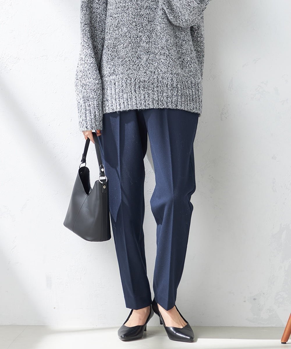 【アー ヴェー ヴェー/a.v.v】の【イージーケア/ストレッチ】あったか美ラクるイージーテーパードパンツ インテリア・キッズ・メンズ・レディースファッション・服の通販 founy(ファニー) 　ファッション　Fashion　レディースファッション　Fashion for Women　パンツ　Pants & Trousers　ギャザー　Gathered, Ruffled　スウェット / スエット　Sweatshirt, Sweatwear　ストレッチ　Stretch, Stretchy Fabric　センター　Center, Center Line　定番　Standard, Basic Item　人気　Popular, Best Seller　フェミニン　Feminine, Girly　ベーシック　Basic, Essential　楽ちん　Easy Fit, Comfortable　ワイド　Wide, Wide Fit　再入荷　Restock / Back in Stock　ビジネス 仕事 通勤　Business / Work / Commuting　ネイビー|ID: prp329100004781077 ipo3291000000034687653