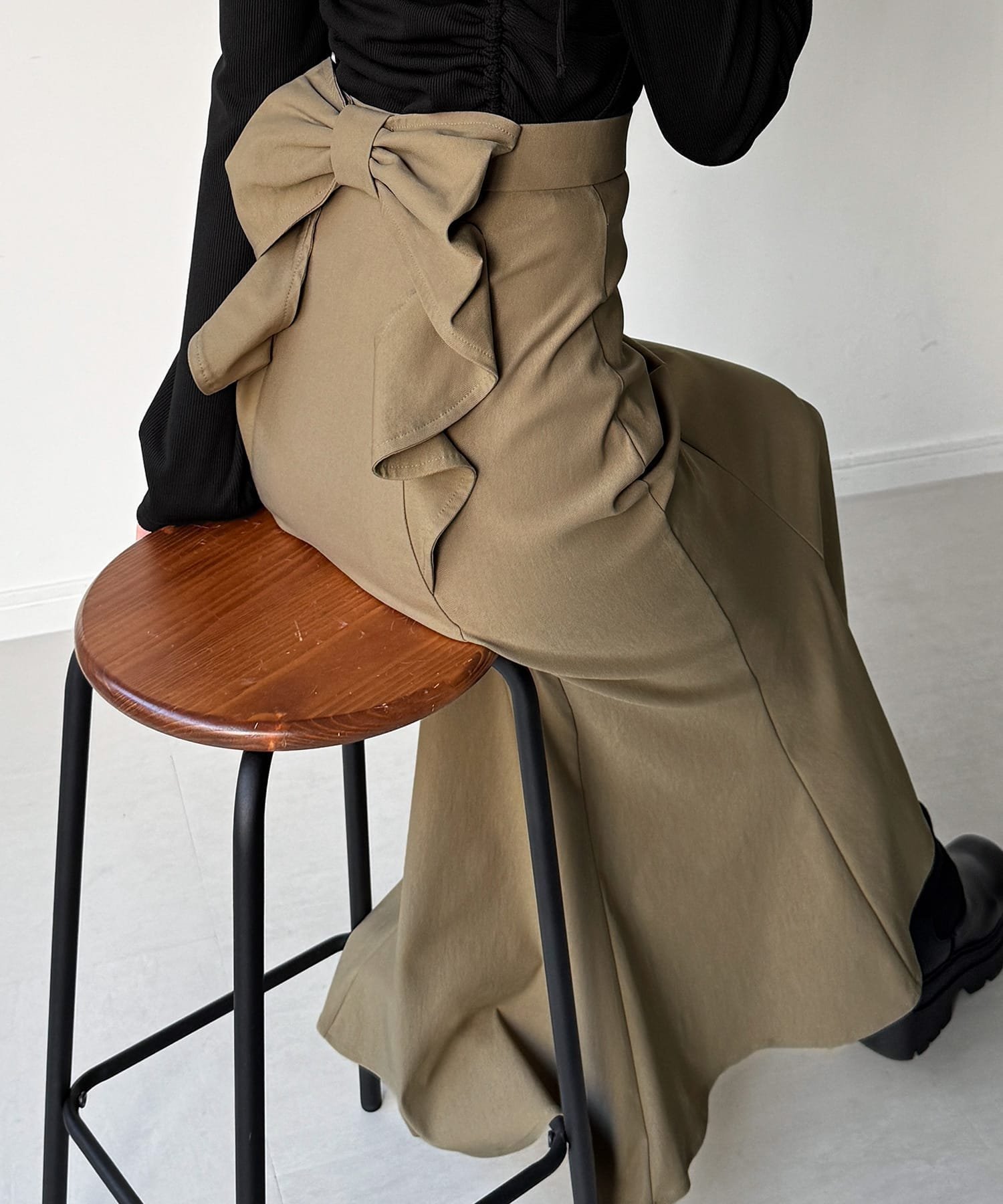 【ジュノア/JUNOAH】のバックリボンマーメイドスカート(裏地無し) インテリア・キッズ・メンズ・レディースファッション・服の通販 founy(ファニー) 　ファッション　Fashion　レディースファッション　Fashion for Women　スカート　Skirts　ダークベージュ|ID: prp329100004781131 ipo3291000000034688050