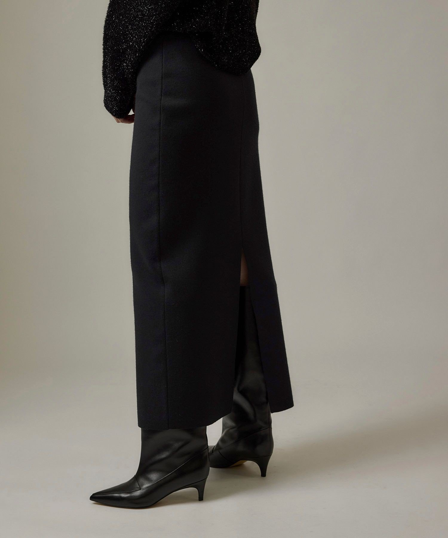 【ロペ/ROPE'】の【J aDoRe・店舗限定】ハイゲージウールスムースIラインニットスカート/セットアップ対応 インテリア・キッズ・メンズ・レディースファッション・服の通販 founy(ファニー) 　ファッション　Fashion　レディースファッション　Fashion for Women　セットアップ　Matching Sets　スカート・ミニ/ミディ/マキシ　Skirts / Mini, Midi & Maxi Skirts　シンプル　Simple, Minimal　ジャケット　Jacket, Outerwear　ストッキング　Stockings, Sheer Tights　ストレッチ　Stretch, Stretchy Fabric　スリット　Slit, Slit Detail　セットアップ　Set-Up, Coordinated Outfit　タイツ　Tights, Legwear　ベーシック　Basic, Essential　ポケット　Pocket, Pocket Detail　ロング　Long, Long-Length　おすすめ　Recommended / Our Picks　ブラック(01)|ID: prp329100004781134 ipo3291000000034688069