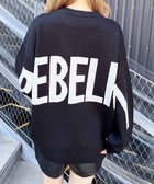 【イング/INGNI】の12G BackBIGロゴチュニックニット 人気、トレンドファッション・服の通販 founy(ファニー) ファッション Fashion レディースファッション Fashion for Women トップス・カットソー Cut & Sew Tops ニット Knit Tops & Sweaters おすすめ Recommended / Our Picks スマホ Smartphone, Mobile Device チュニック Tunic, Long Top ビッグ Big, Oversized フラット Flat, Flat Shoes thumbnail クロ/オフホワイト|ID: prp329100004781278 ipo3291000000034838097