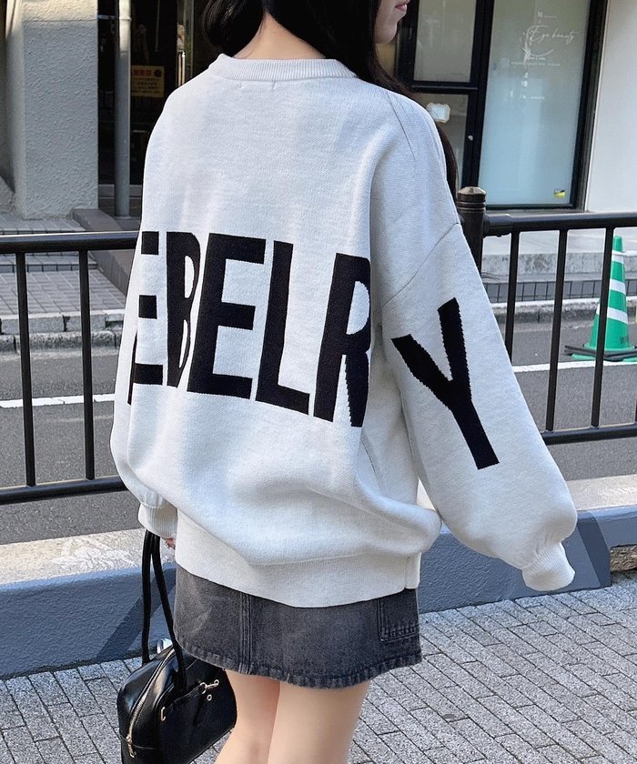 【イング/INGNI】の12G BackBIGロゴチュニックニット インテリア・キッズ・メンズ・レディースファッション・服の通販 founy(ファニー) https://founy.com/ ファッション Fashion レディースファッション Fashion for Women トップス・カットソー Cut & Sew Tops ニット Knit Tops & Sweaters おすすめ Recommended / Our Picks スマホ Smartphone, Mobile Device チュニック Tunic, Long Top ビッグ Big, Oversized フラット Flat, Flat Shoes |ID: prp329100004781278 ipo3291000000035000856