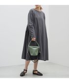 【ビームス ウイメン/BEAMS】の後ろタック 異素材ワンピース 人気、トレンドファッション・服の通販 founy(ファニー) ファッション Fashion レディースファッション Fashion for Women ワンピース Dresses おすすめ Recommended / Our Picks カットソー Cut and Sewn Top フロント Front, Front Design ブロード Broadcloth, Fine Cotton リラックス Relax, Relaxed Fit 春 Spring thumbnail CHARCOAL BLACK|ID: prp329100004781437 ipo3291000000034871094