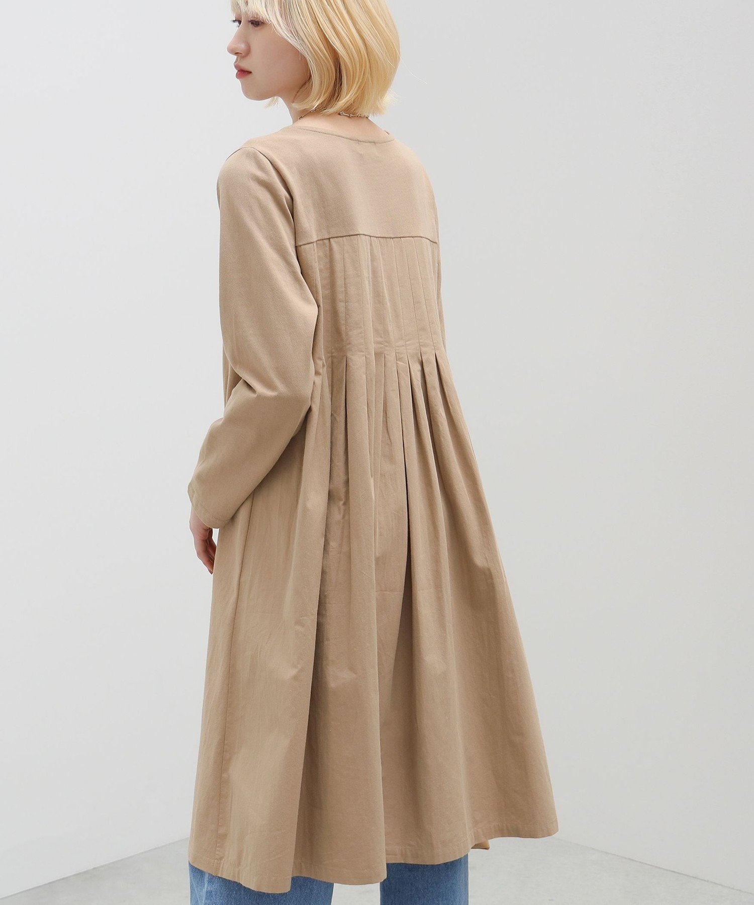 【ビームス ウイメン/BEAMS】の後ろタック 異素材ワンピース インテリア・キッズ・メンズ・レディースファッション・服の通販 founy(ファニー) ファッション Fashion レディースファッション Fashion for Women ワンピース Dresses おすすめ Recommended / Our Picks カットソー Cut and Sewn Top フロント Front, Front Design ブロード Broadcloth, Fine Cotton リラックス Relax, Relaxed Fit 春 Spring LIGHT BEIGE|ID: prp329100004781437 ipo3291000000034871098