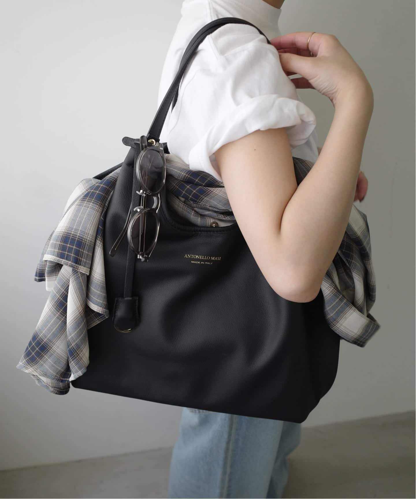 【スローブ イエナ/SLOBE IENA】の《追加5 》ANTONELLO MASI SLOBE別注 レザートートバッグ 人気、トレンドファッション・服の通販 founy(ファニー) ファッション Fashion レディースファッション Fashion for Women バッグ Bags イタリア Italy シンプル Simple, Minimal スペシャル Special, Limited Edition スマート Smart, Elegant チャーム Charm, Pendant フロント Front, Front Design 別注 Limited Edition, Custom Order ビジネス 仕事 通勤 Business / Work / Commuting other-1|ID: prp329100004781492 ipo3291000000034839646