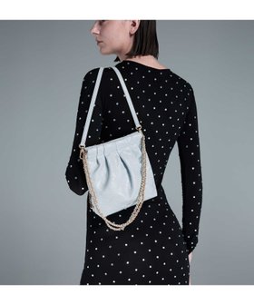【チャールズ アンド キース/CHARLES & KEITH】のDuo ドゥオ チェーンハンドルツーウェイバックパック 【再入荷】 人気、トレンドファッション・服の通販 founy(ファニー) ファッション Fashion レディースファッション Fashion for Women バッグ Bags クラシカル Classical, Vintage-Inspired ダウン Down, Puffer ラップ Wrap, Wrap Design 今季 This Season, Current Season 再入荷 Restock / Back in Stock 財布 Wallet, Purse |ID:prp329100004781506